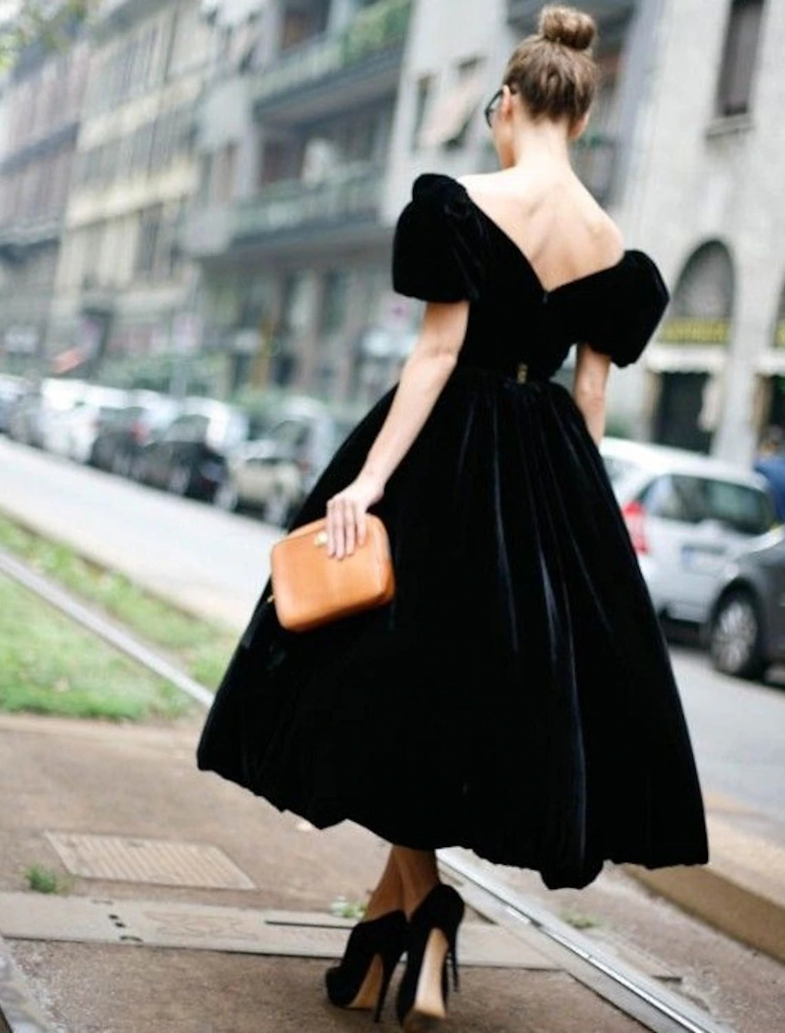 Wholesale A-Line Cocktail Dresses Vintage Black Dress Plus Size Formal Velvet Halloween Tea Length Short Sleeve V Neck Fall Wedding Guest with Ruffles