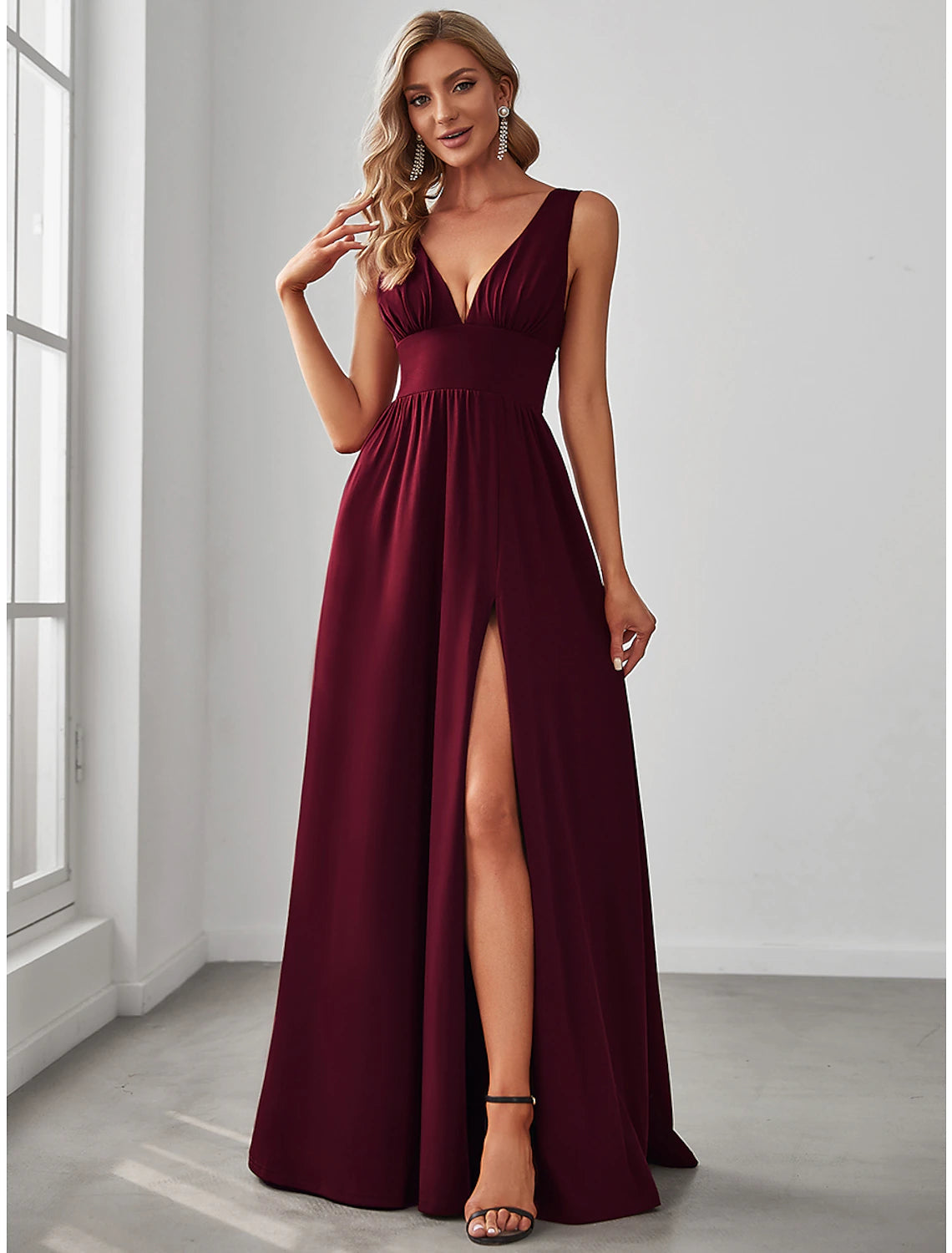 Wholesale  A-Line Prom Dresses High Split Dress Wedding Guest Formal Evening Floor Length Sleeveless V Neck Bridesmaid Dress Chiffon V Back with Slit