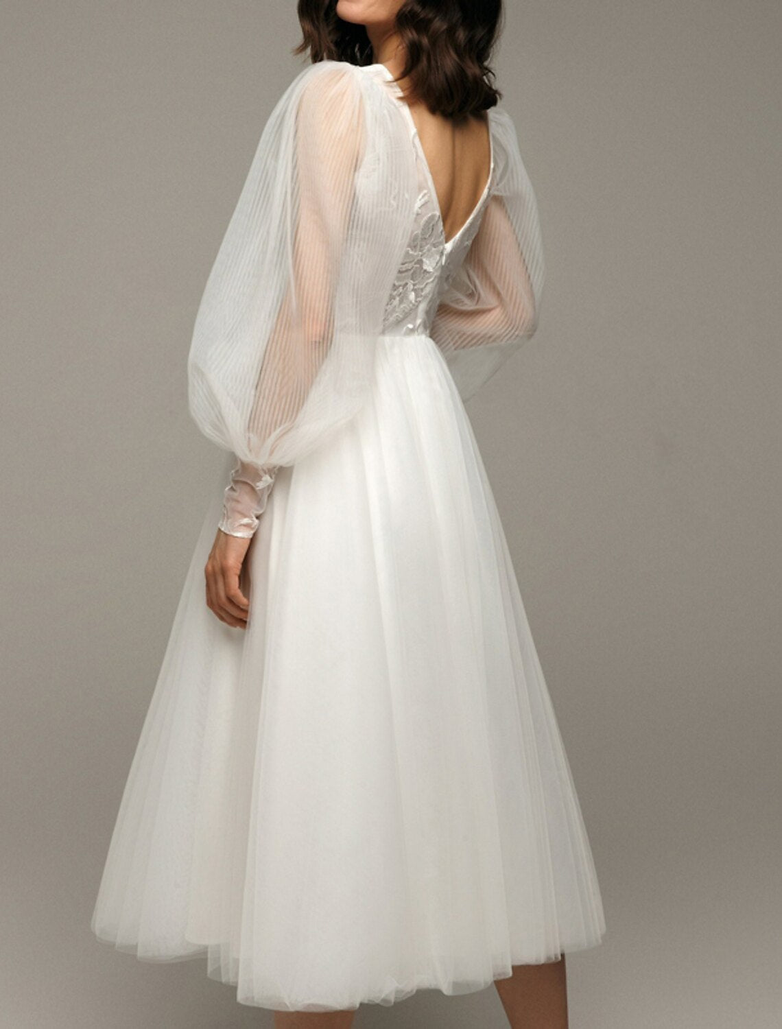 Wholesale  Hall Vintage 1940s / 1950s Little White Dresses Wedding Dresses A-Line V Neck Long Sleeve Tea Length Satin Bridal Gowns With Appliques Solid