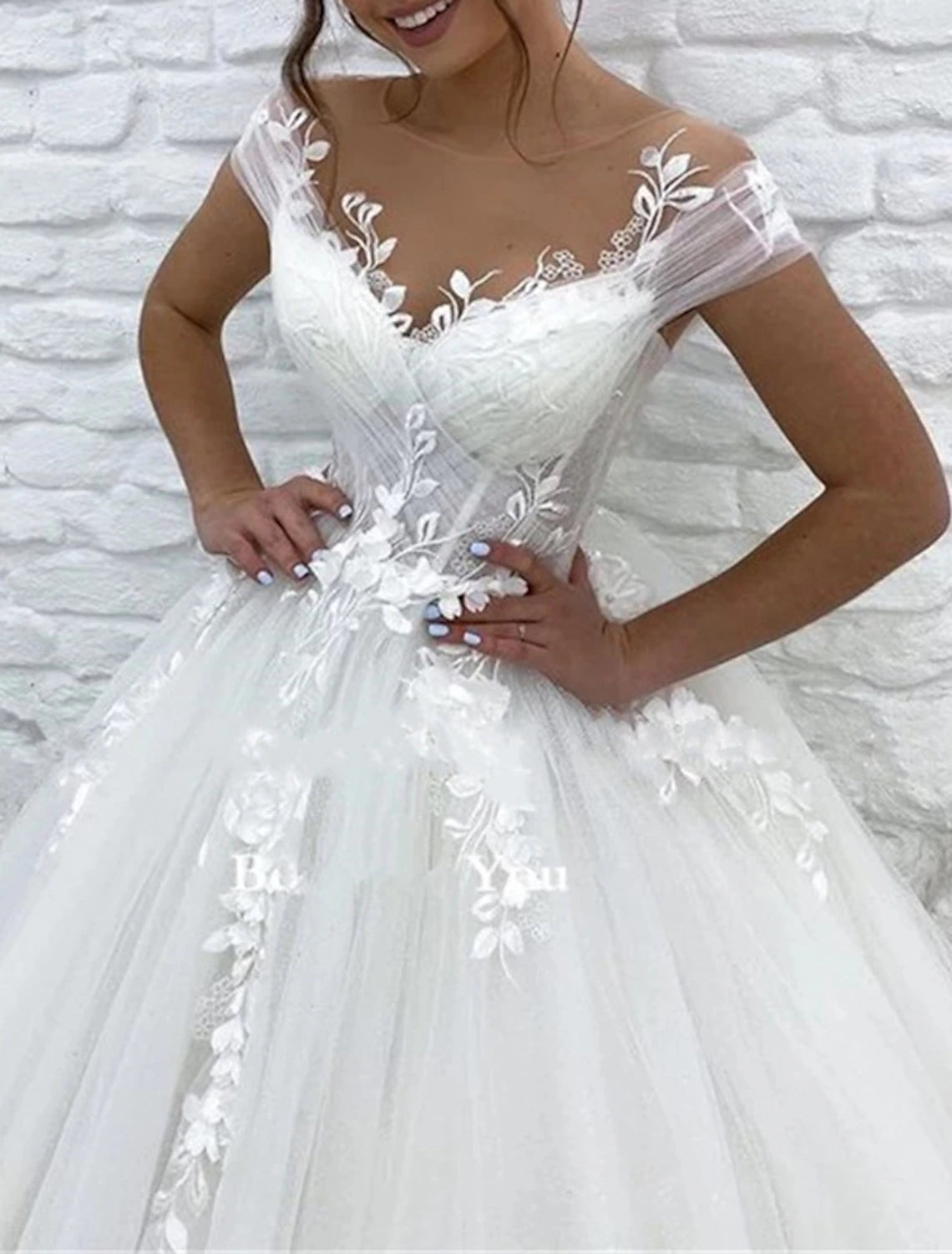 Wholesale Formal Wedding Dresses Ball Gown V Neck Cap Sleeve Chapel Train Lace Bridal Gowns With Appliques