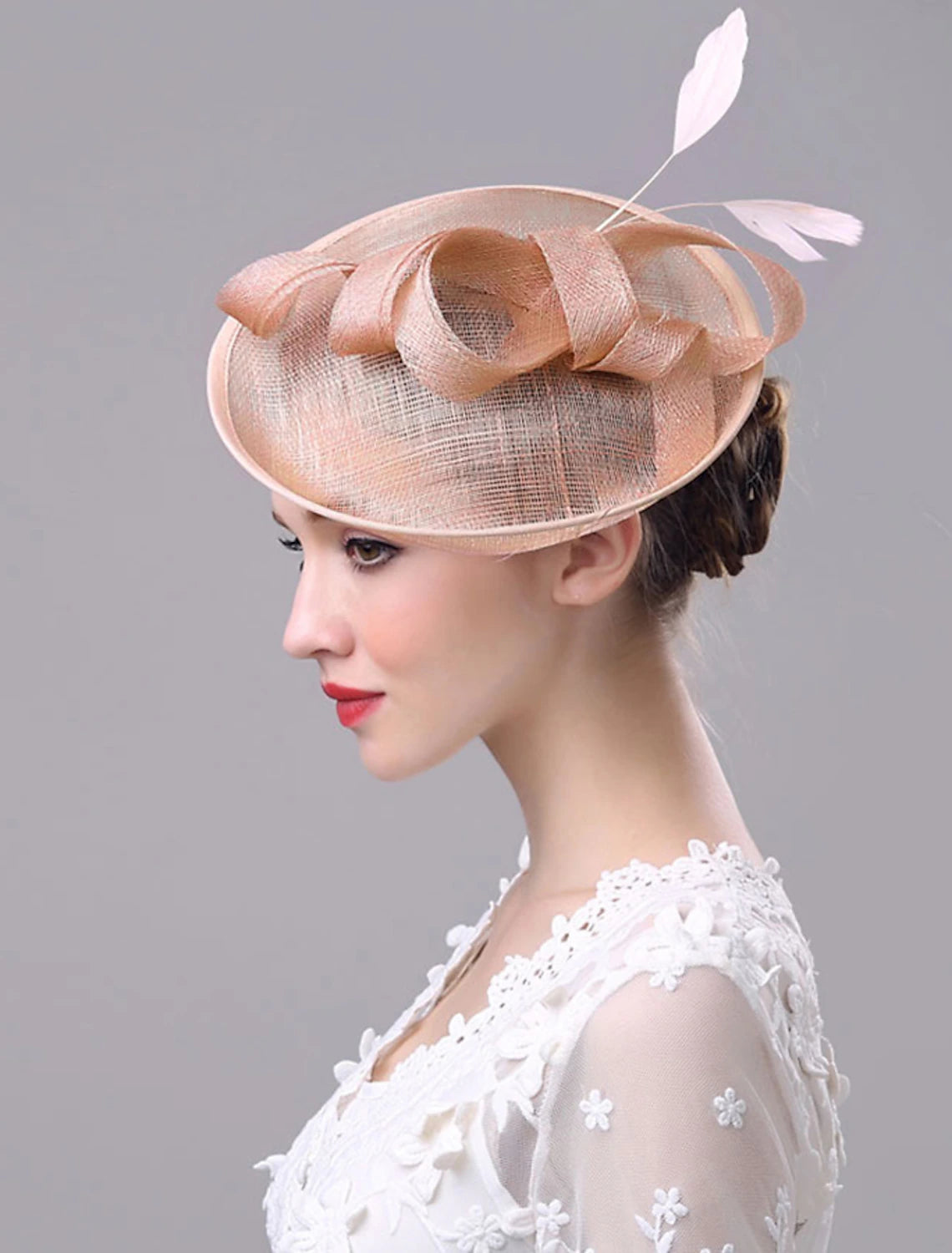 Wholesale Fascinators Hats Headwear Organza Polyester / Polyamide Bucket Hat Saucer Hat Party / Evening Horse Race Ladies Day Melbourne Cup Vintage Style Elegant With Feather Appliques Headpiece Headwear