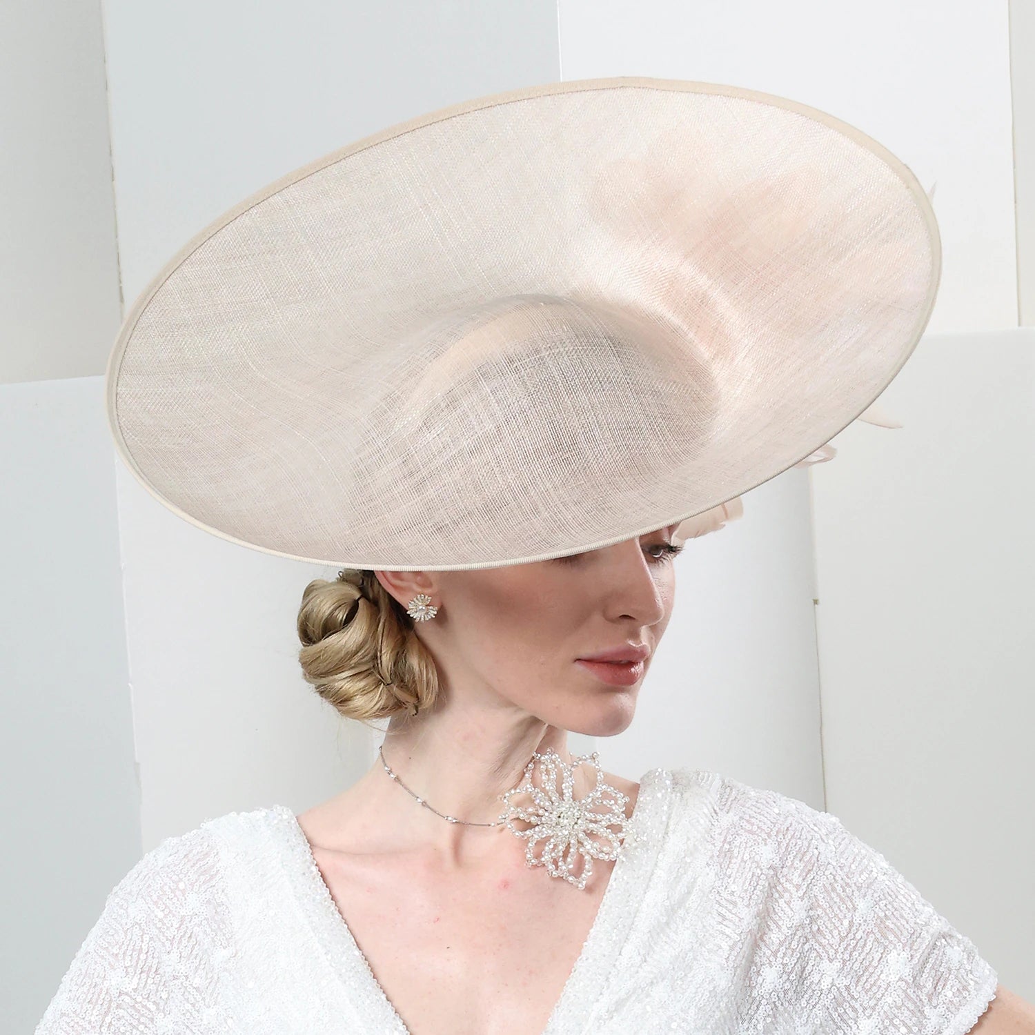 Wholesale Fascinators Kentucky Derby Hat Flax Top Hat Sinamay Hat Wedding Casual Melbourne Cup Elegant Romantic British With Flower Headpiece Headwear
