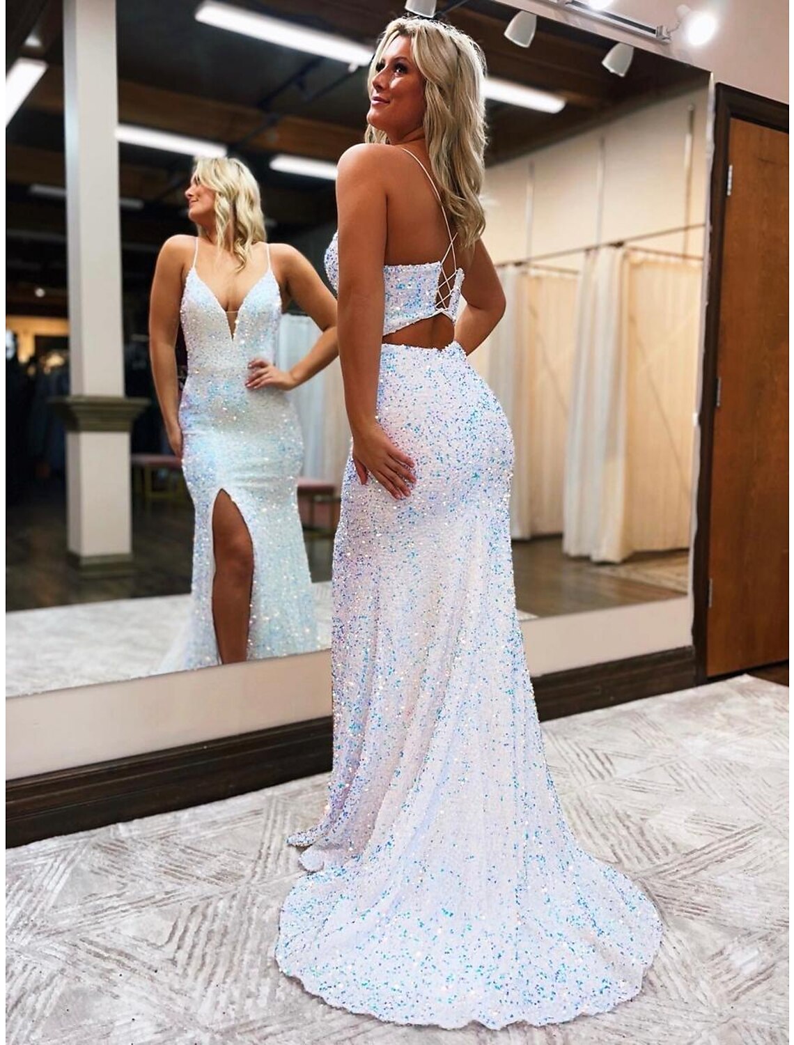 Wholesale  Mermaid / Trumpet Prom Dresses Sparkle & Shine Dress Formal Wedding Party Court Train Sleeveless V Neck Sequined Backless with Sequin Slit