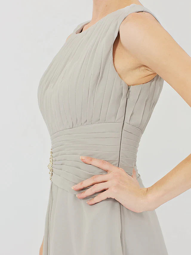 Wholesale Sheath / Column Mother of the Bride Dress Formal Classic & Timeless Elegant & Luxurious Convertible Dress Jewel Neck Knee Length Chiffon 3/4 Length Sleeve with Criss Cross Crystal Brooch