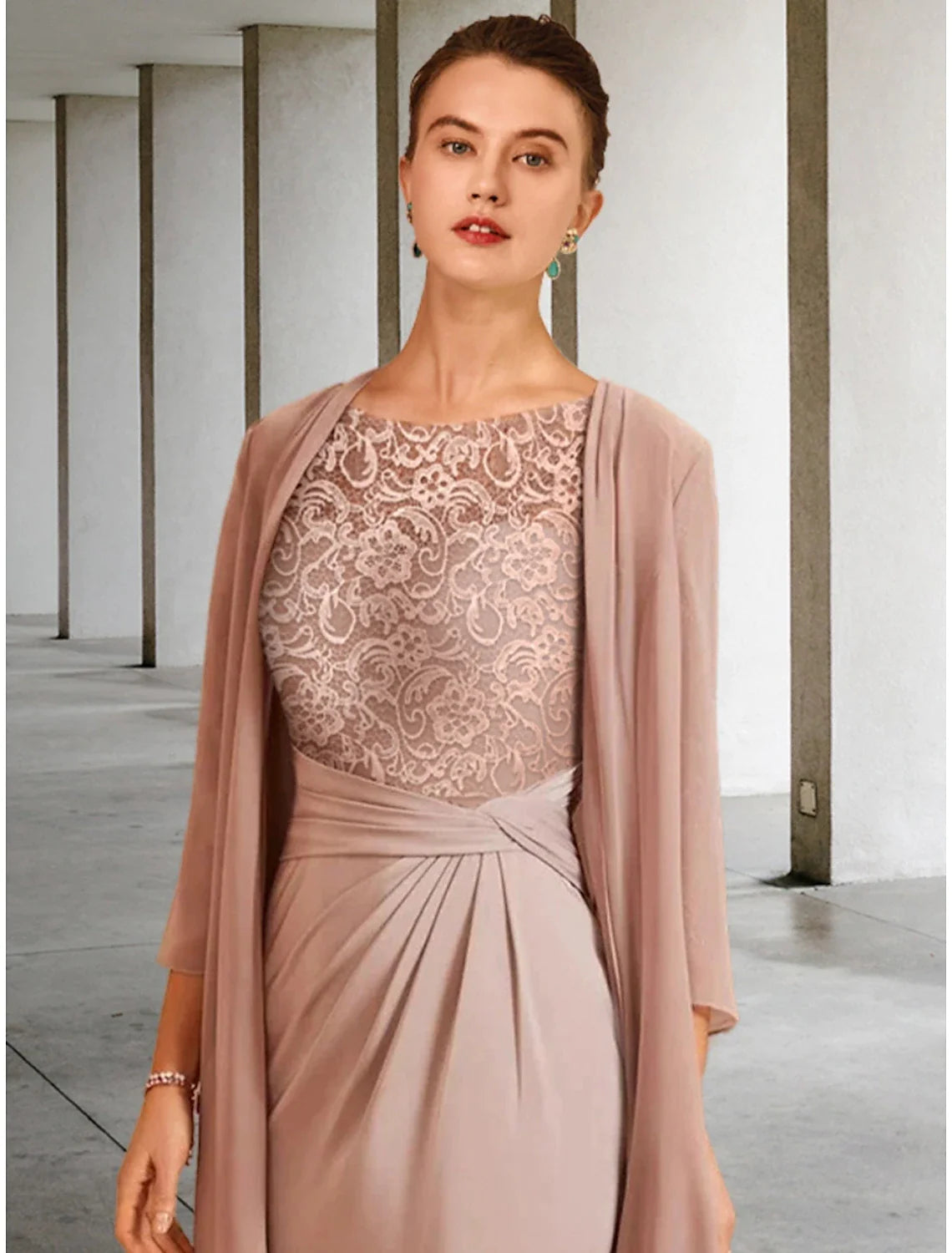 Wholesale A-Line Mother of the Bride Dress Wedding Guest Elegant Petite Scoop Neck Knee Length Chiffon 3/4 Length Sleeve with Lace Ruching Solid Color