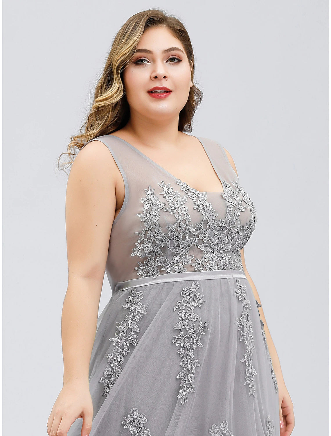 Wholesale  A-Line Prom Dresses Plus Size Dress Prom Floor Length Sleeveless V Neck Tulle V Back with Beading Appliques