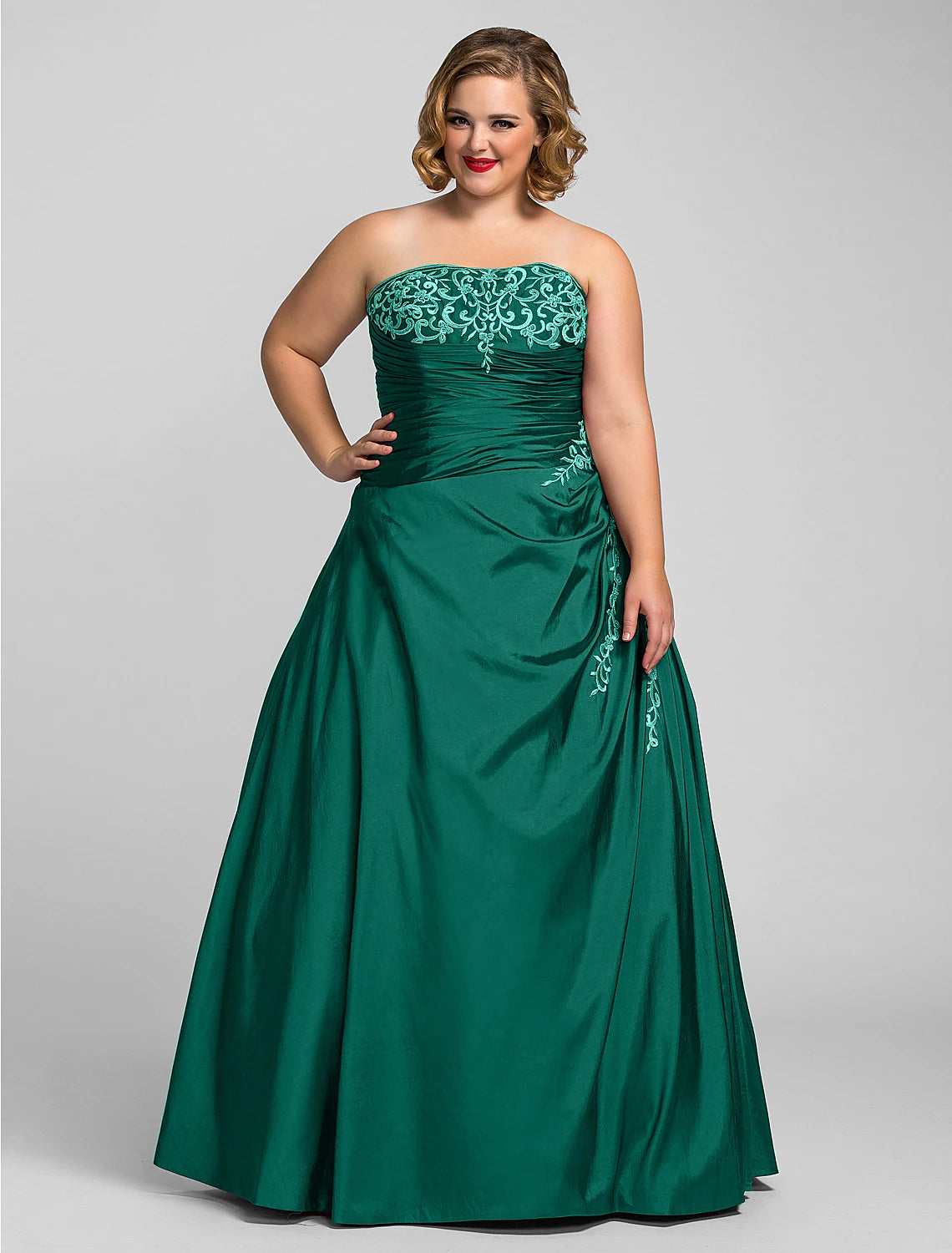 Wholesale Ball Gown Plus Size Prom Formal Evening Dress Strapless Sleeveless Floor Length Taffeta with Beading Appliques