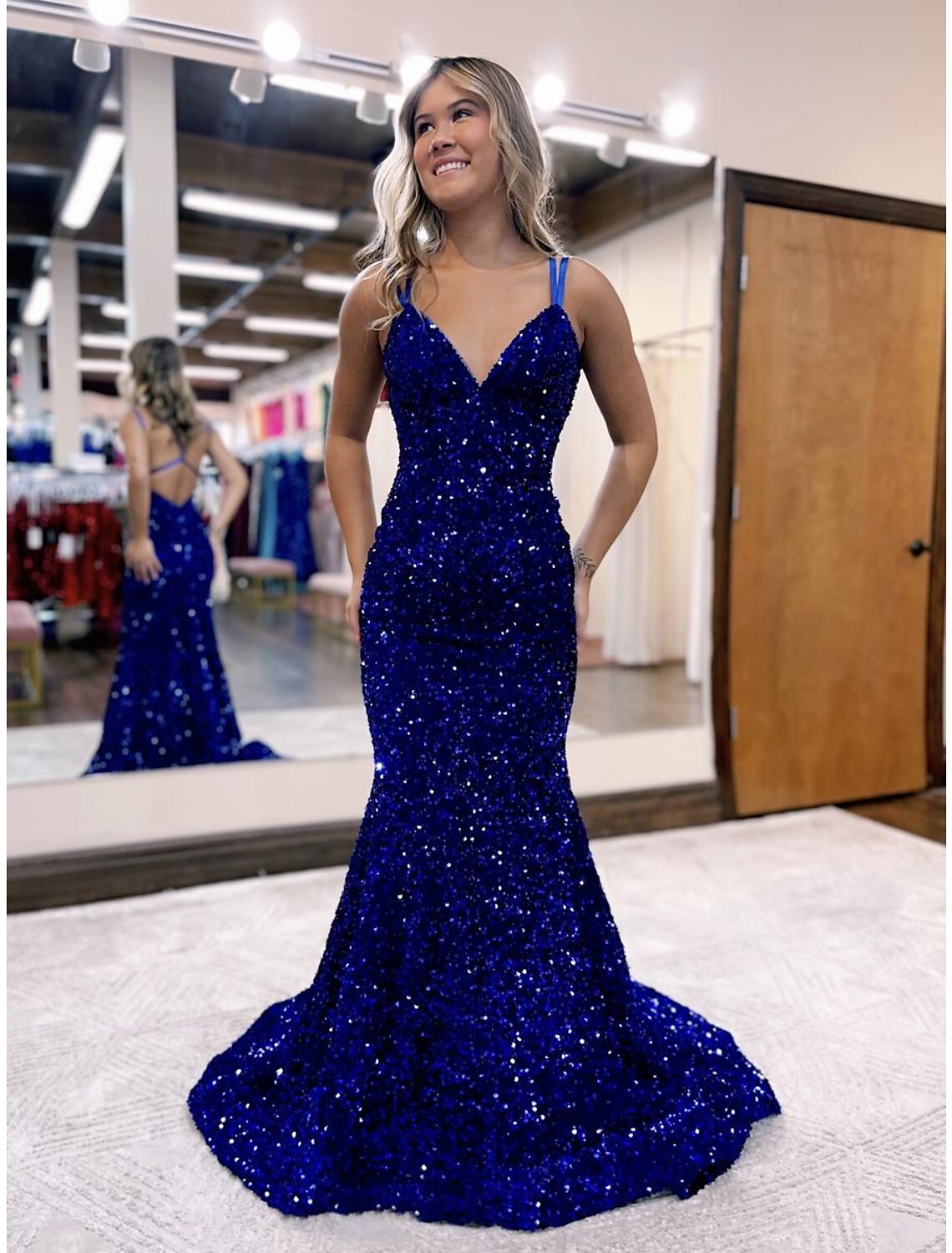Wholesale  Mermaid / Trumpet Prom Dresses Sparkle & Shine Dress Formal Wedding Party Court Train Sleeveless V Neck Sequined Backless with Sequin