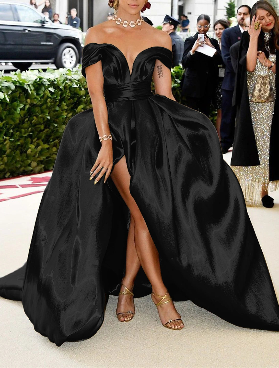 Wholesale A-Line Evening Gown Celebrity Style Dress Carnival Christmas Red Green Dress Floor Length Sleeveless Off Shoulder Satin with Ruched