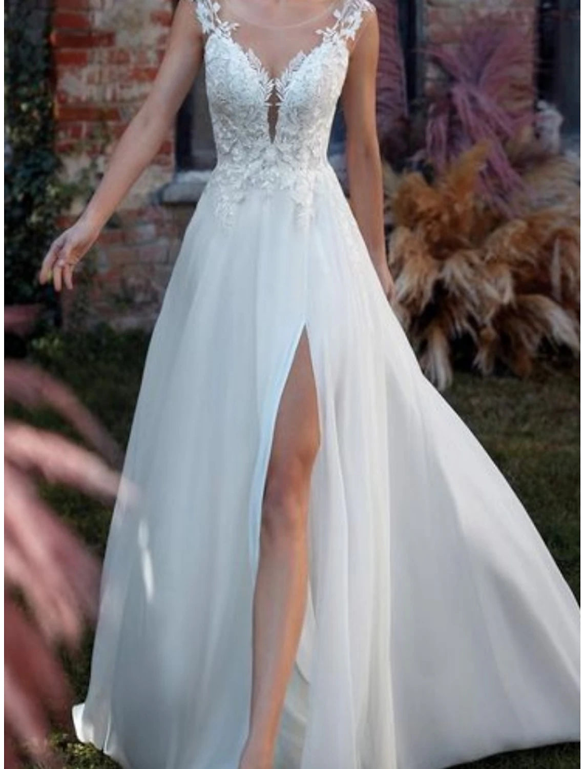 Wholesale Beach Formal Wedding Dresses A-Line V Neck Sleeveless Court Train Lace Bridal Gowns With Pleats Split Front