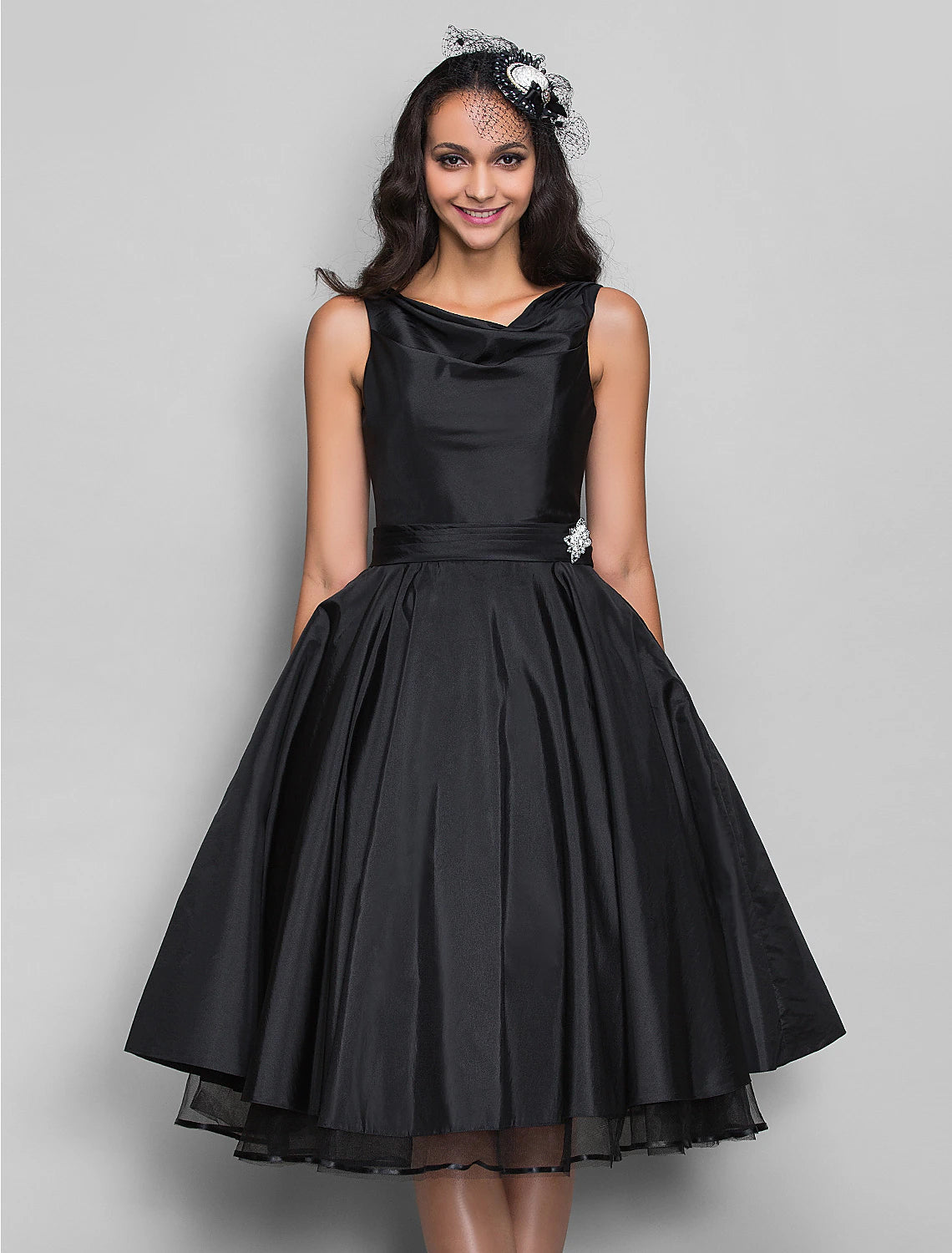 Wholesale A-Line Cocktail Dresses Vintage Dress Halloween Wedding Guest Knee Length Sleeveless V Neck Taffeta with Pleats Crystals