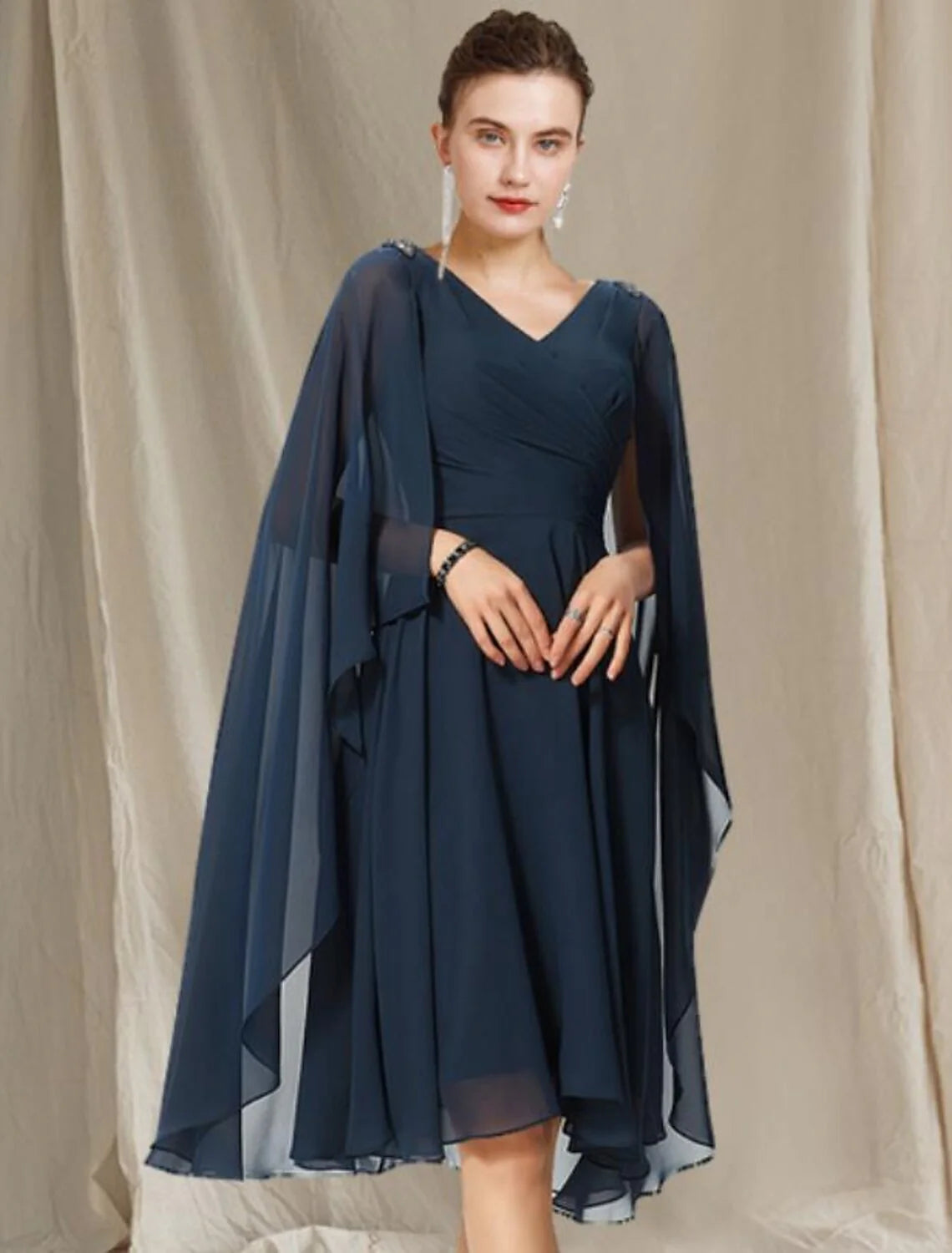 Wholesale A-Line Mother of the Bride Dress Plus Size Elegant V Neck Knee Length Chiffon Short Sleeve with Pleats Beading