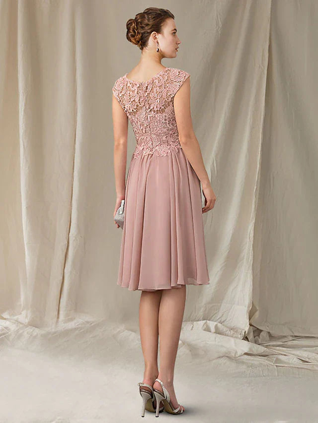 Wholesale A-Line Mother of the Bride Dress Elegant Jewel Neck Knee Length Chiffon Lace Sleeveless with Pleats Appliques