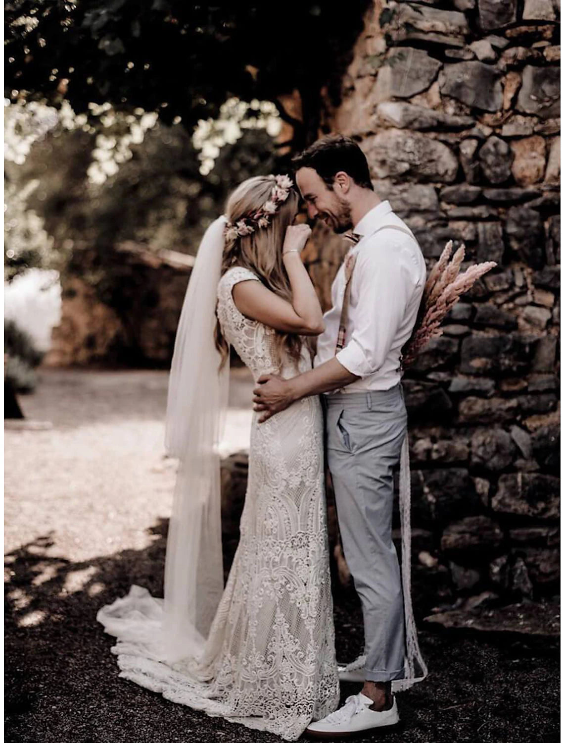 Wholesale  Beach Boho Wedding Dresses Mermaid / Trumpet V Neck Cap Sleeve Court Train Lace Outdoor Bridal Gowns With Appliques Solid