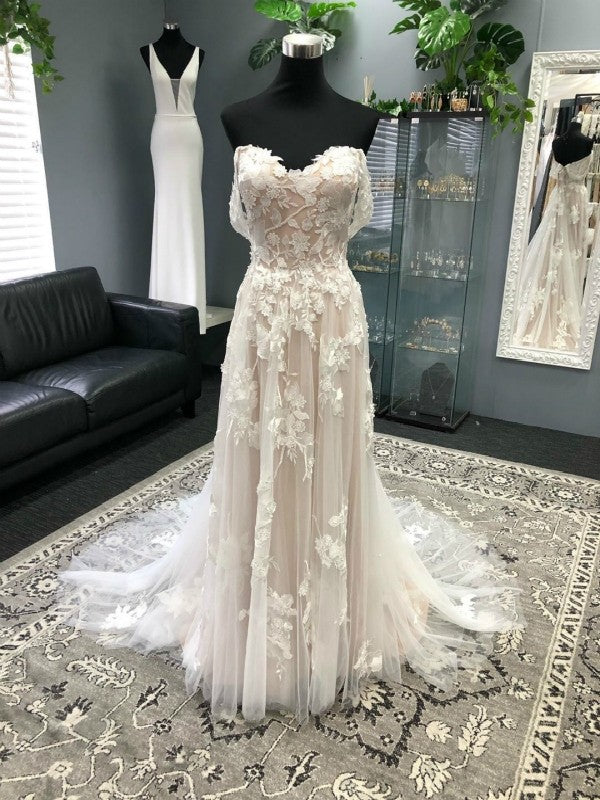 Wholesale A-Line/Princess Off-the-Shoulder Tulle Applique Sleeveless Court Train Wedding Dresses