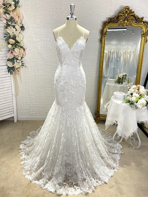 Wholesale Trumpet/Mermaid V-neck Sleeveless Lace Applique Sweep/Brush Train Wedding Dresses