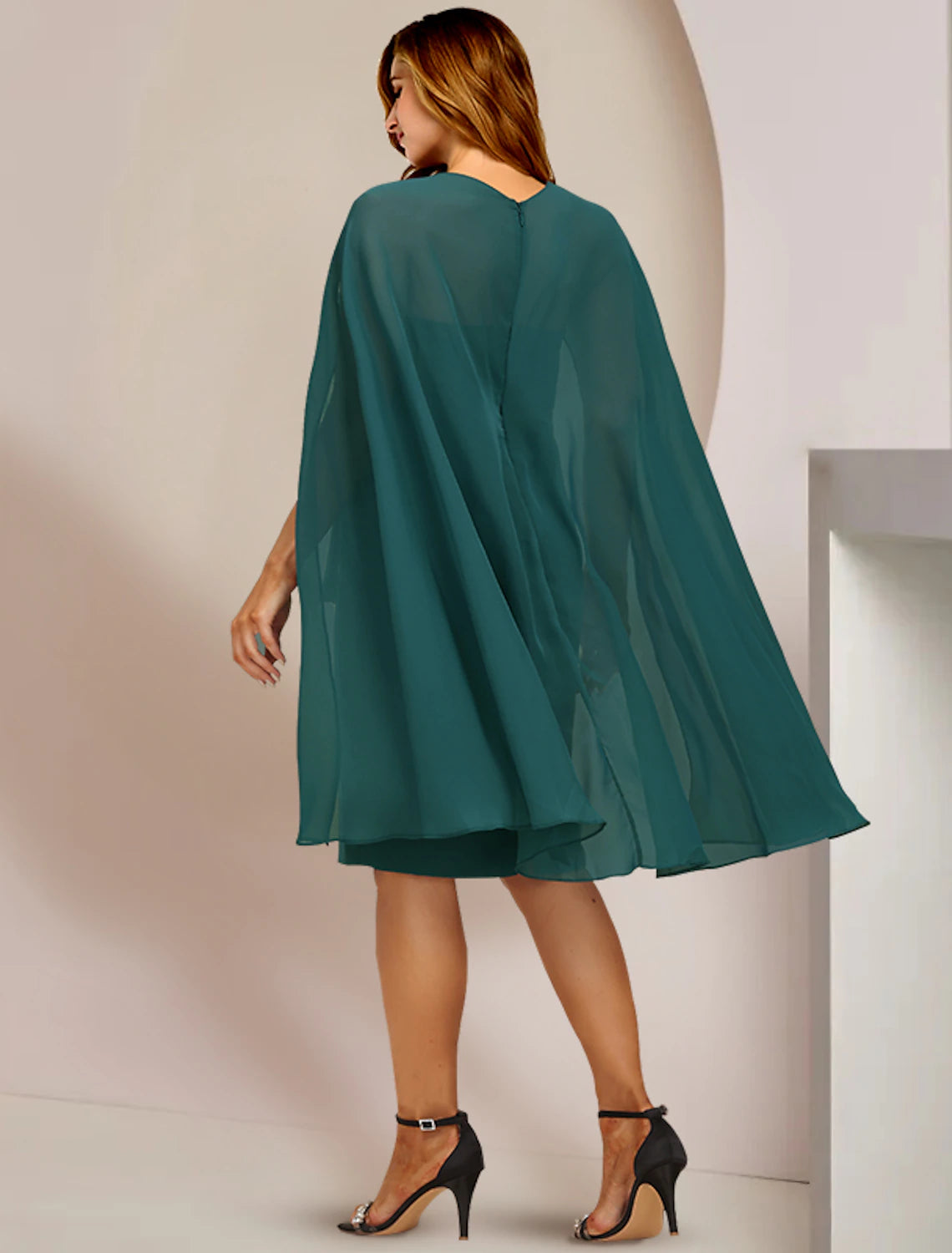 Wholesale  Mother of the Bride Dresses Plus Size Curve Hide Belly Wedding Guest Vintage Elegant V Neck Knee Length Chiffon Sleeveless with Pleats Crystals Beading