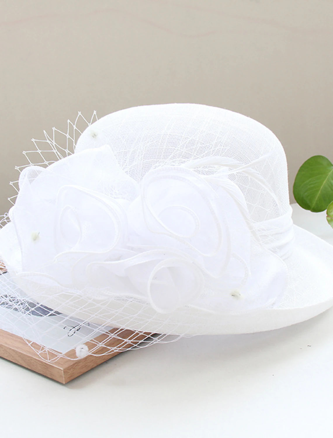 Wholesale Hats Headwear Polyester Organza Bucket Hat Straw Hat Sun Hat Casual Holiday Luxury Elegant With Feather Floral Headpiece Headwear