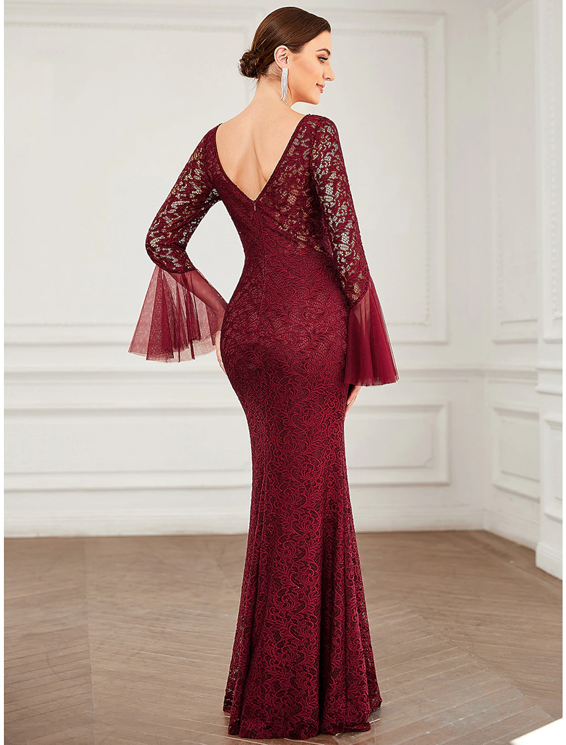 Wholesale  Mermaid / Trumpet Mother of the Bride Dress Elegant Sexy Jewel Neck Floor Length Lace Long Sleeve with Solid