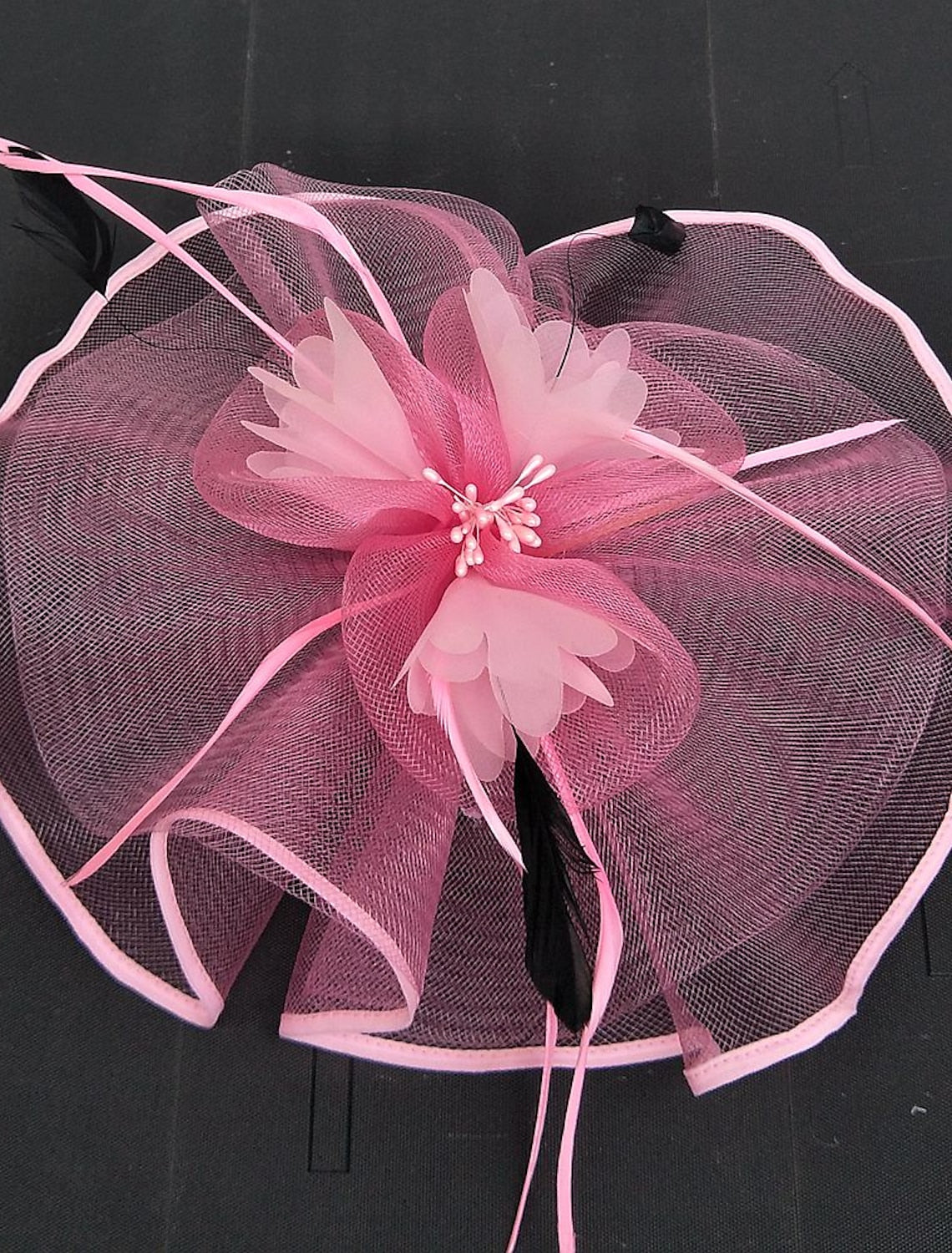 Wholesale Tulle / Feather / Net Kentucky Derby Hat / Fascinators / Hats with 1 Piece Wedding / Special Occasion / Tea Party Headpiece