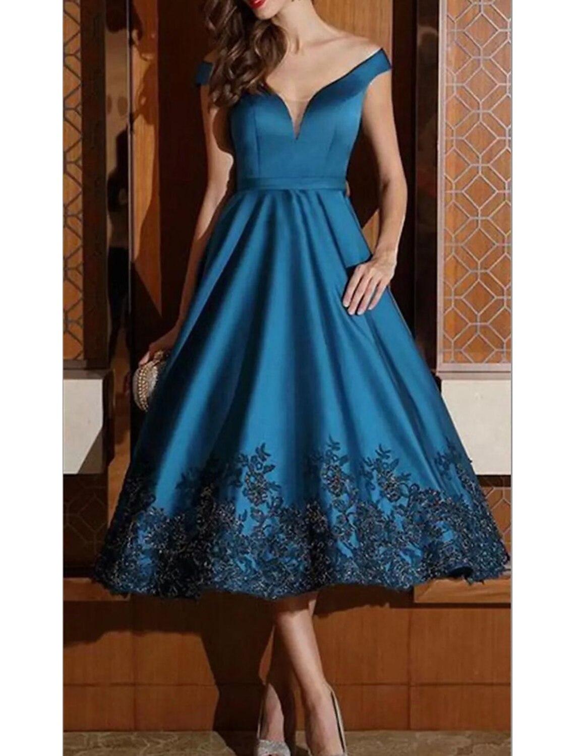 Wholesale A-Line Cocktail Dresses Elegant Dress Formal Wedding Guest Tea Length Sleeveless V Neck Satin with Appliques