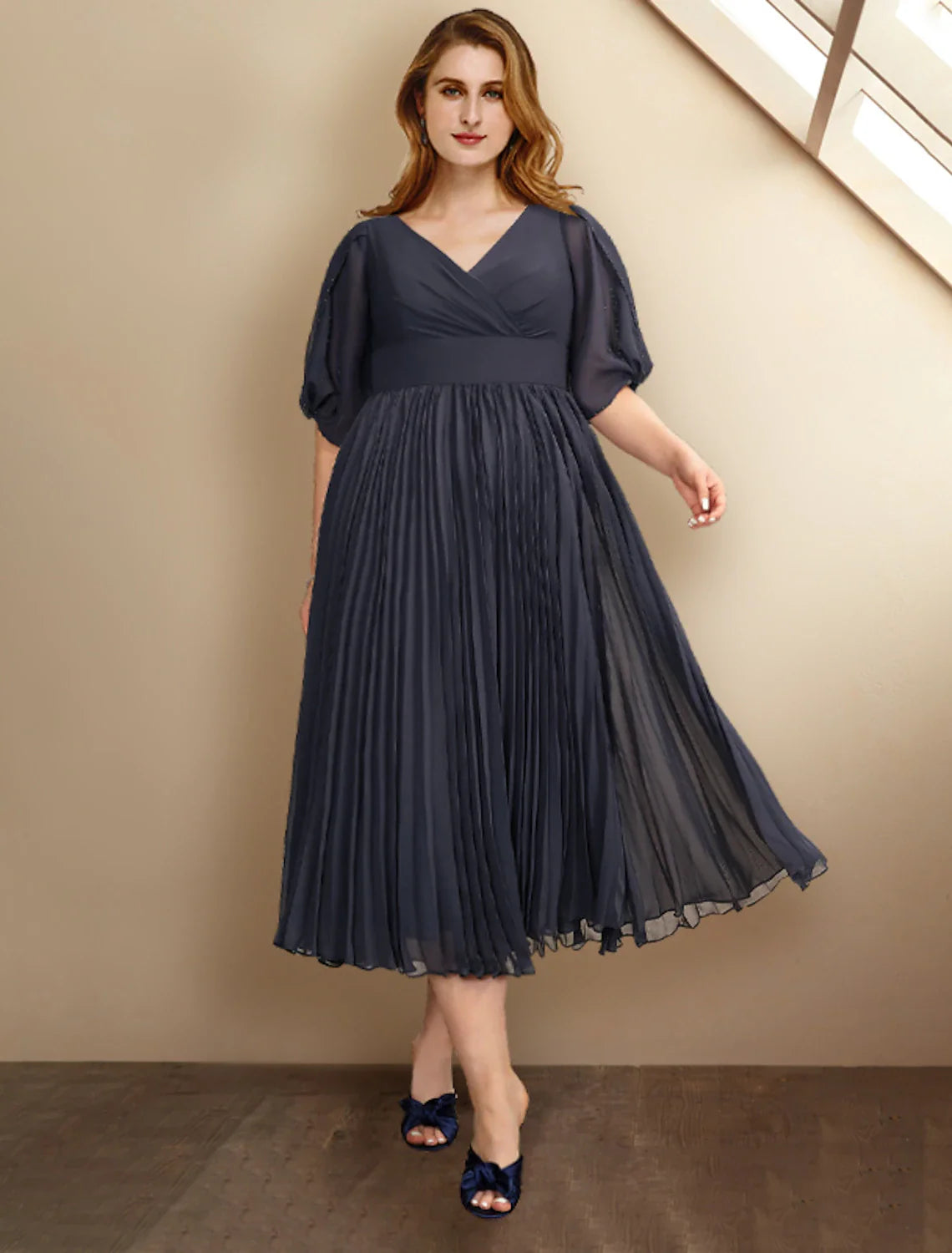 Wholesale A-Line Mother of the Bride Dresses Plus Size Hide Belly Curve Elegant Dress Formal Tea Length Short Sleeve V Neck Chiffon with Pleats