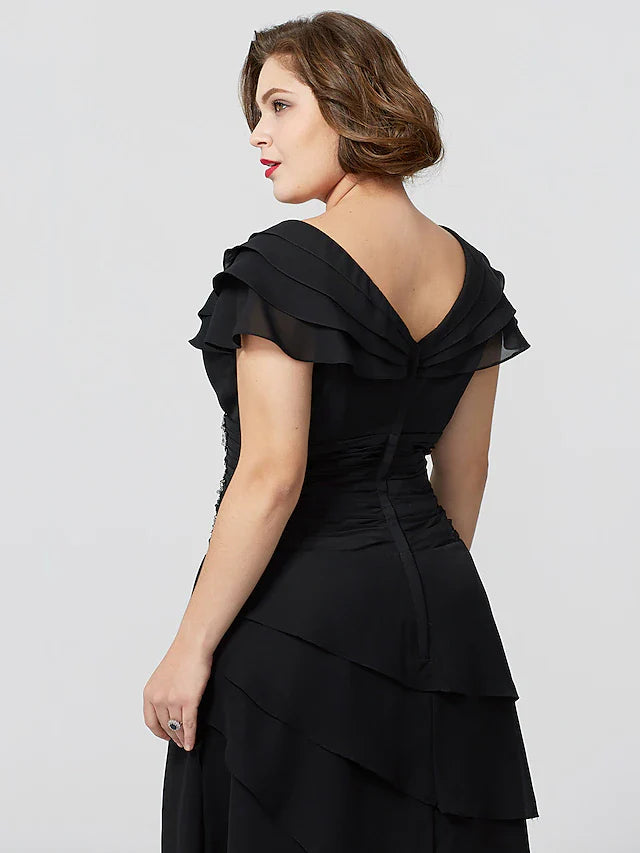 Wholesale A-Line Mother of the Bride Dress Plus Size Elegant Sexy V Neck Knee Length Chiffon Short Sleeve No with Beading Tiered
