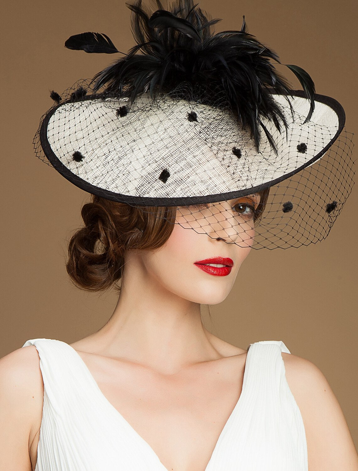 Wholesale Headbands Fascinators Kentucky Derby Hat 100% Linen Bucket Hat Saucer Hat Special Occasion Party / Evening Cocktail Royal Astcot With Feather Headpiece Headwear