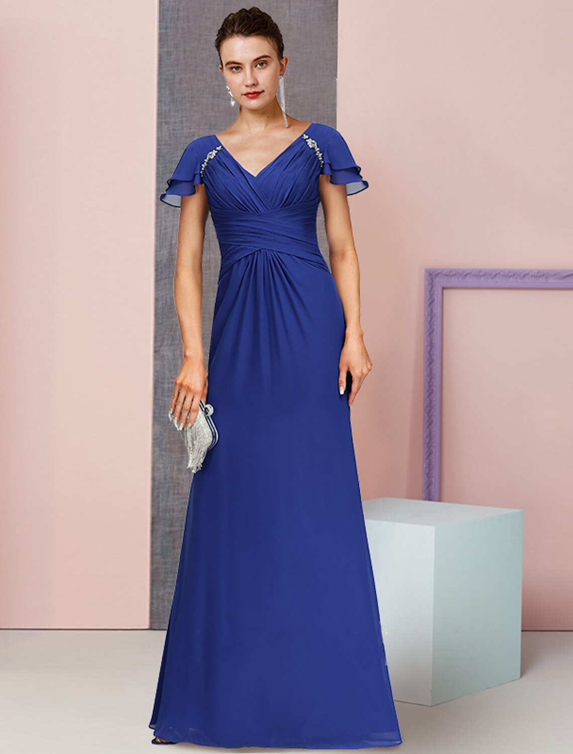 Wholesale  Sheath / Column Mother of the Bride Dress Formal Elegant V Neck Floor Length Chiffon Short Sleeve with Ruched Crystal Brooch Side-Draped