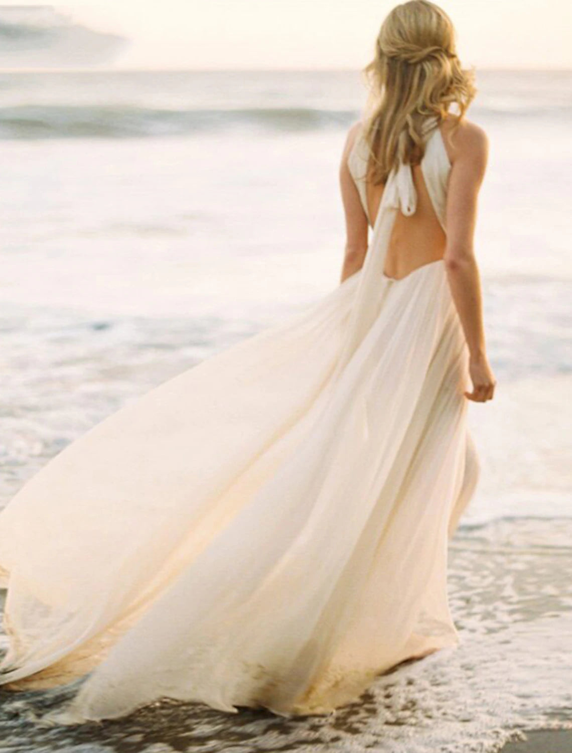 Wholesale Beach Open Back Boho Wedding Dresses A-Line Halter Neck Sleeveless Sweep / Brush Train Chiffon Bridal Gowns With Solid Color