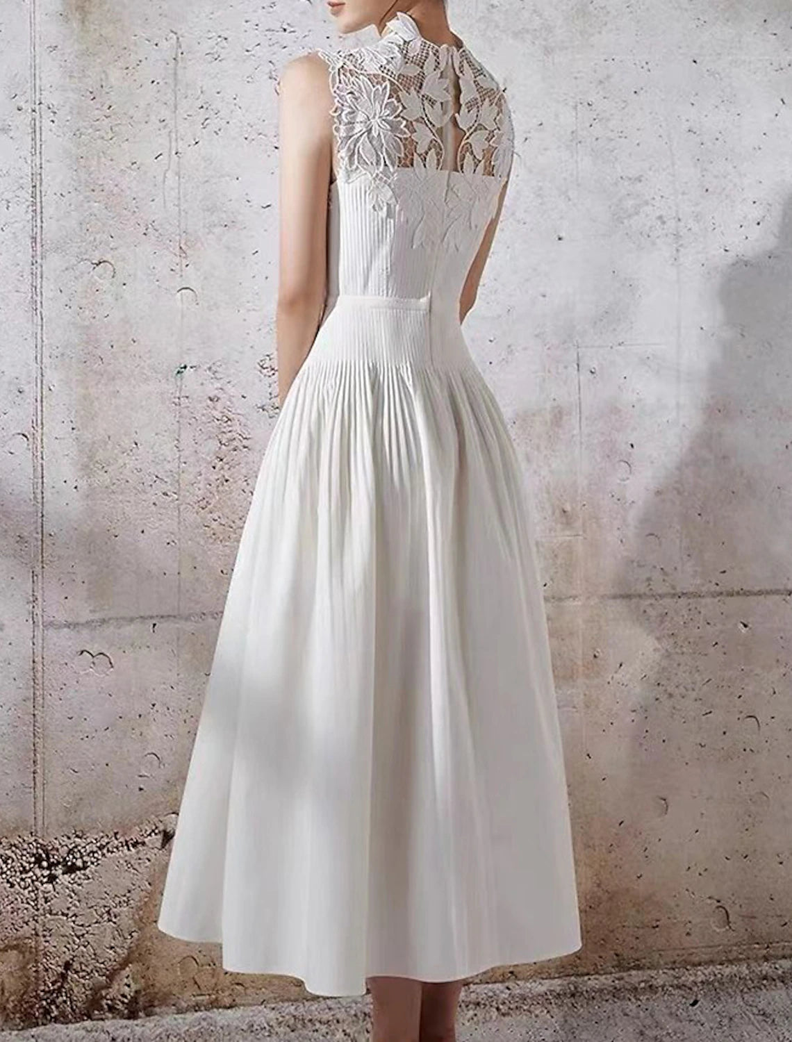 Wholesale Reception Little White Dresses Wedding Dresses A-Line Illusion Neck Sleeveless Tea Length Lace Bridal Gowns With Appliques Solid Color