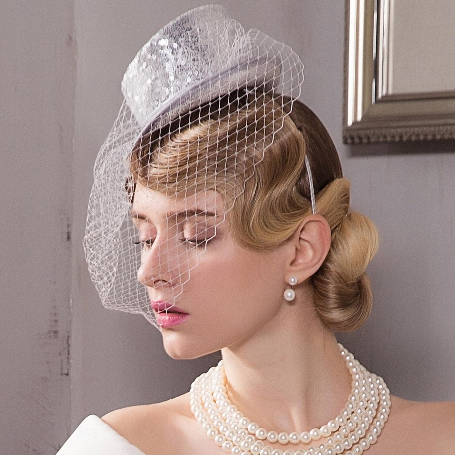Wholesale Headbands Hats Headwear Tulle Nonwoven Bowler / Cloche Hat Saucer Hat Top Hat Wedding Tea Party Elegant British With Face Veil Headpiece Headwear