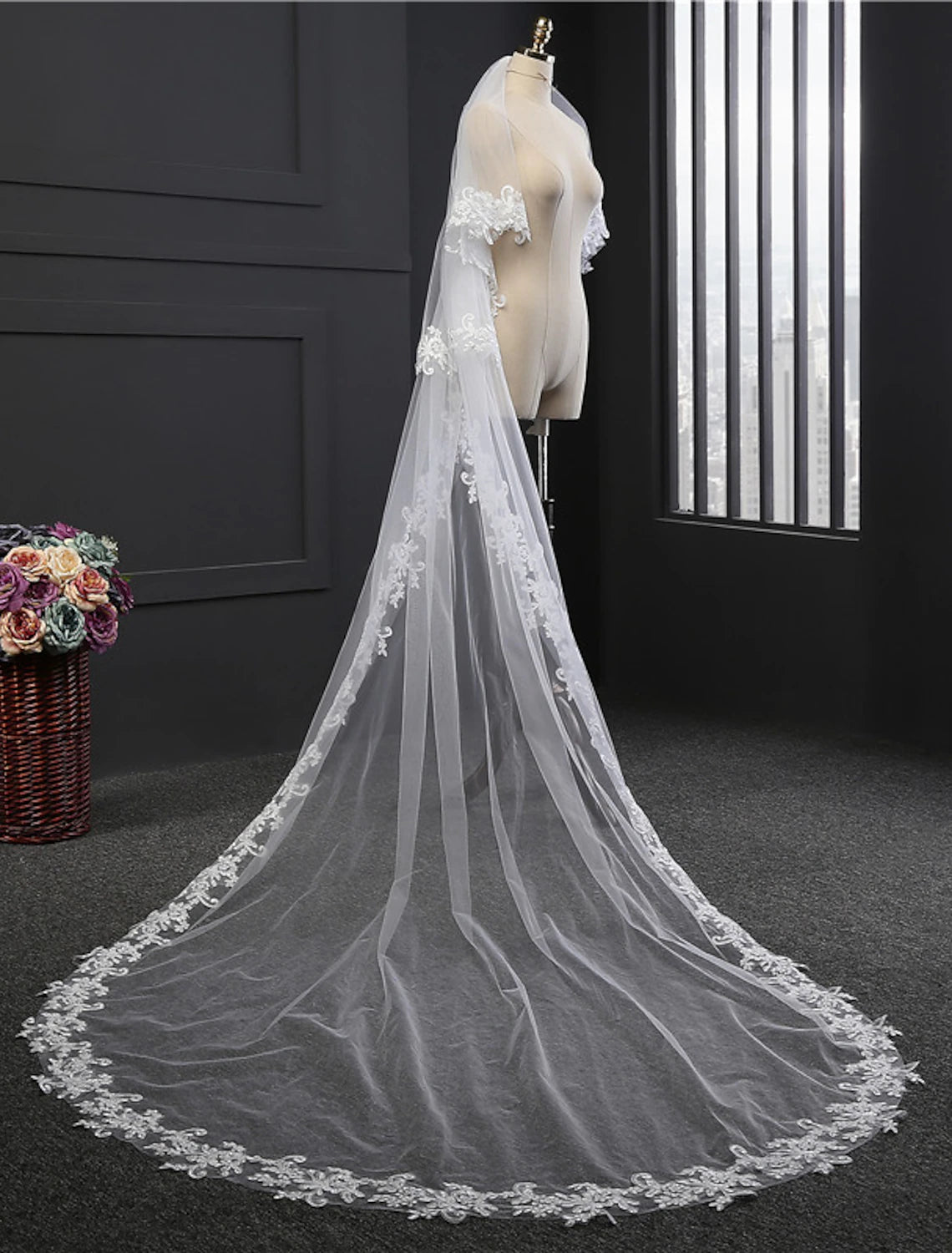 Wholesale Two-tier Lace Wedding Veil Cathedral Veils with Appliques 118.11 in (300cm) Tulle