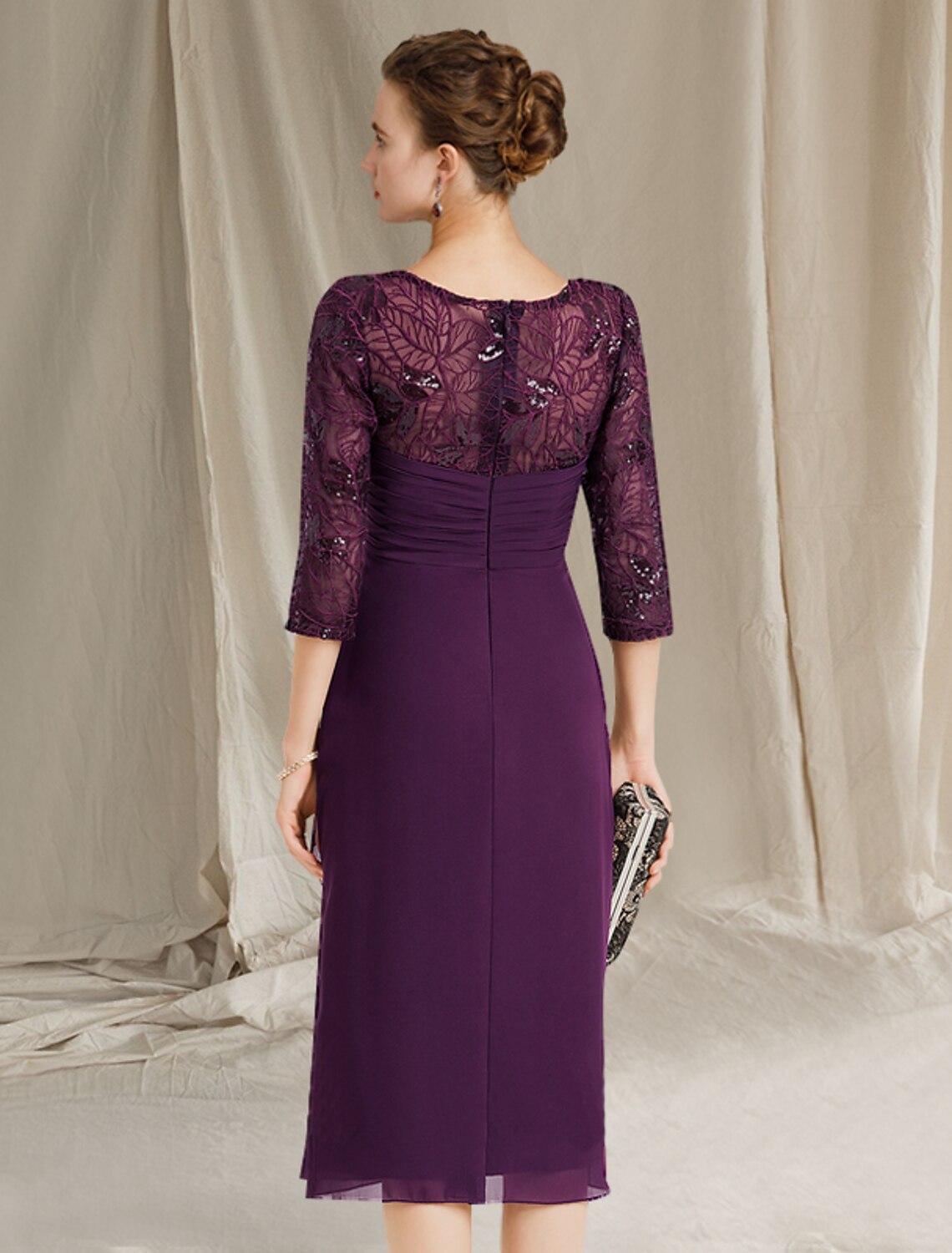 Wholesale  Sheath / Column Mother of the Bride Dress Plus Size Elegant Jewel Neck Knee Length Stretch Chiffon Short Sleeve with Sequin Side-Draped