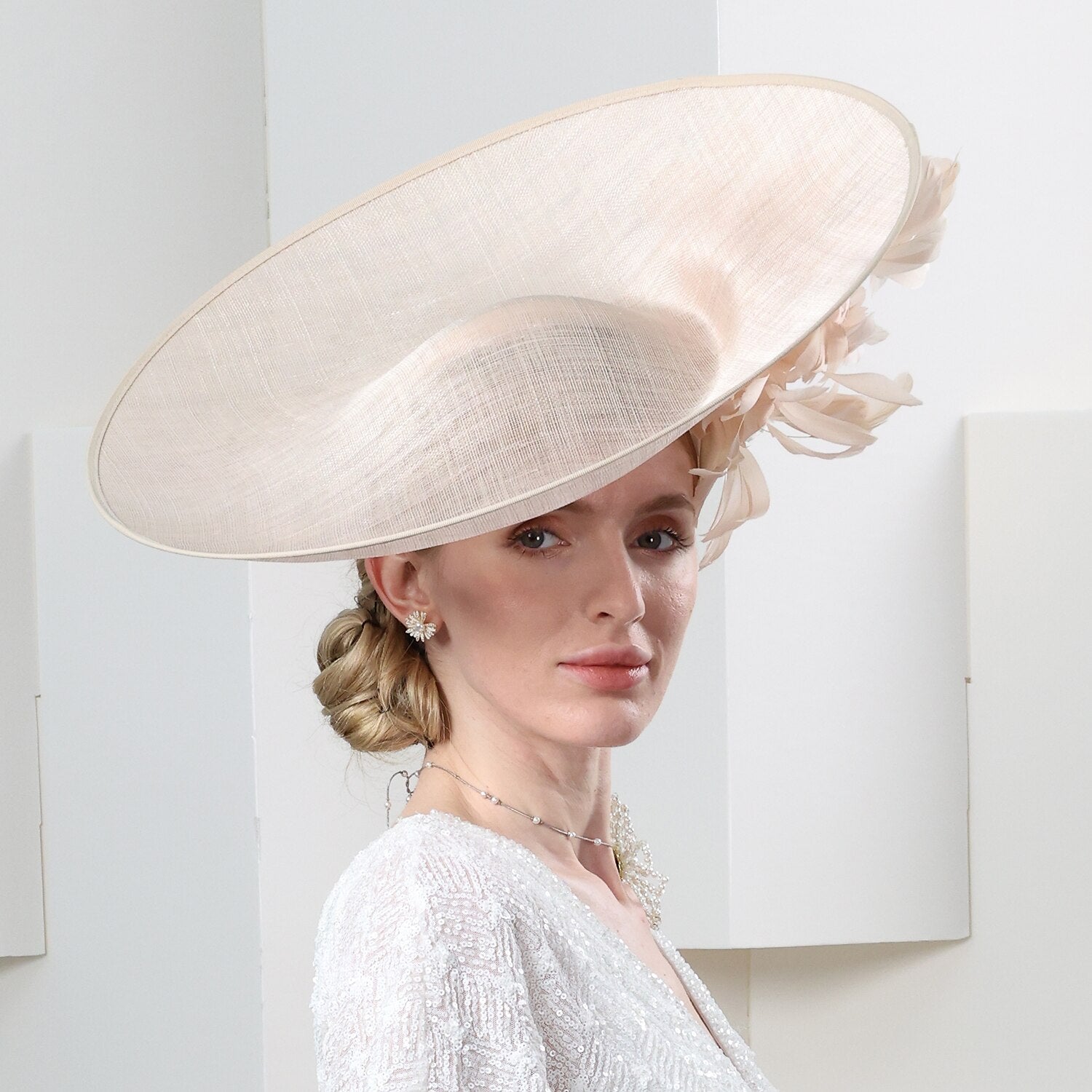 Wholesale Fascinators Kentucky Derby Hat Flax Top Hat Sinamay Hat Wedding Casual Melbourne Cup Elegant Romantic British With Flower Headpiece Headwear