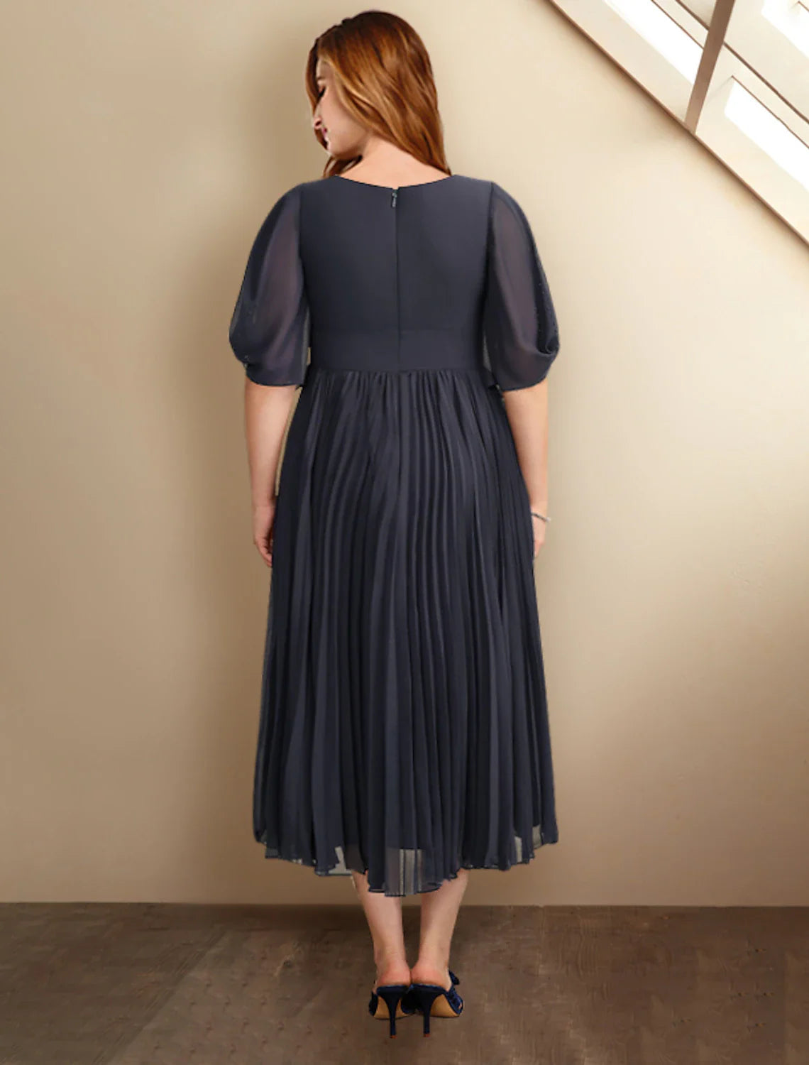 Wholesale A-Line Mother of the Bride Dresses Plus Size Hide Belly Curve Elegant Dress Formal Tea Length Short Sleeve V Neck Chiffon with Pleats