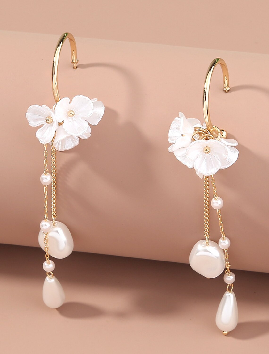 Wholesale Women's White Fine Jewelry Tassel Fringe Flower Shape Cute Stylish Earrings Jewelry White For Wedding Party 1 Pair