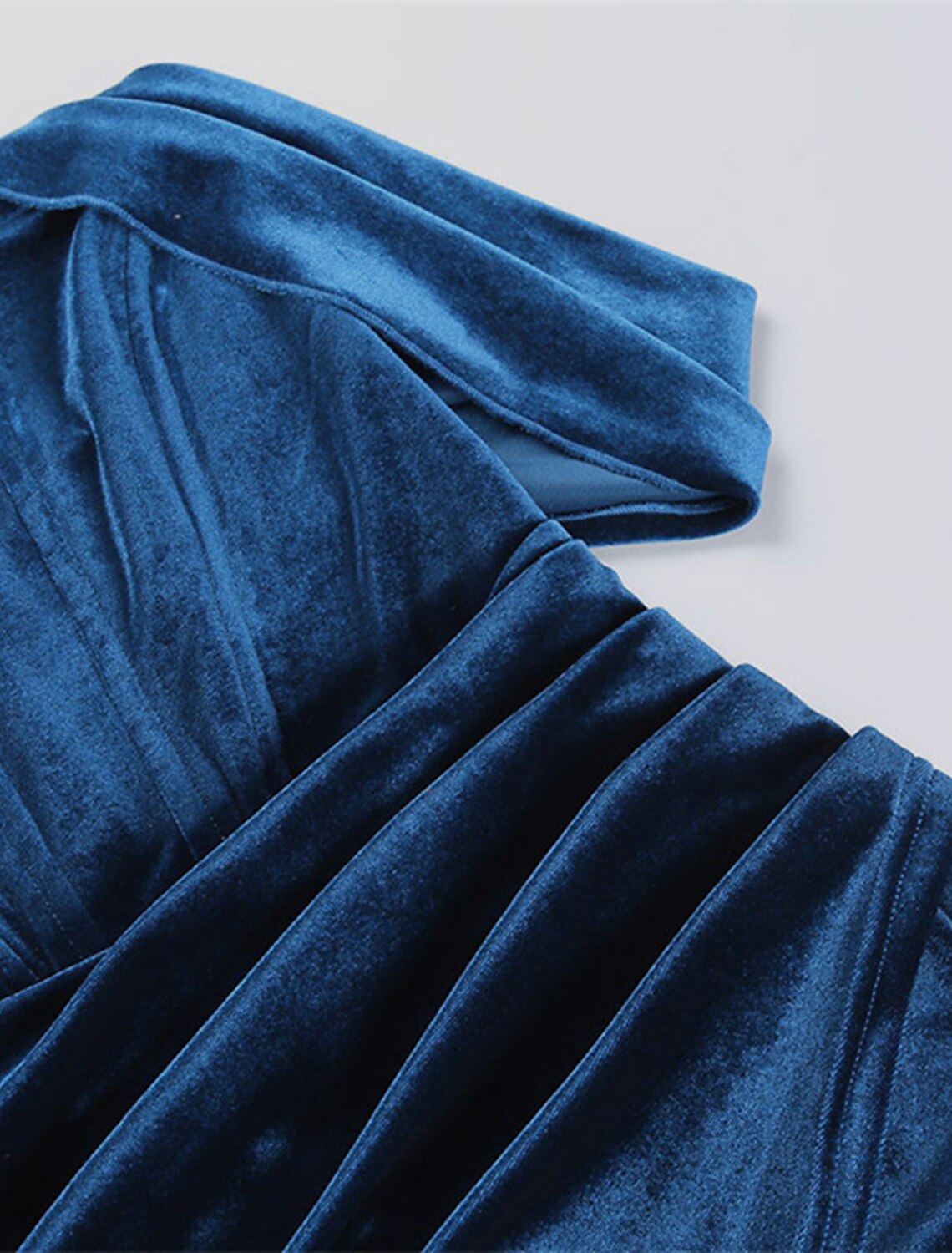 Wholesale Sheath / Column Cocktail Dresses Party Dress Cocktail Party Birthday Knee Length Short Sleeve Off Shoulder Velvet with Ruched Slit