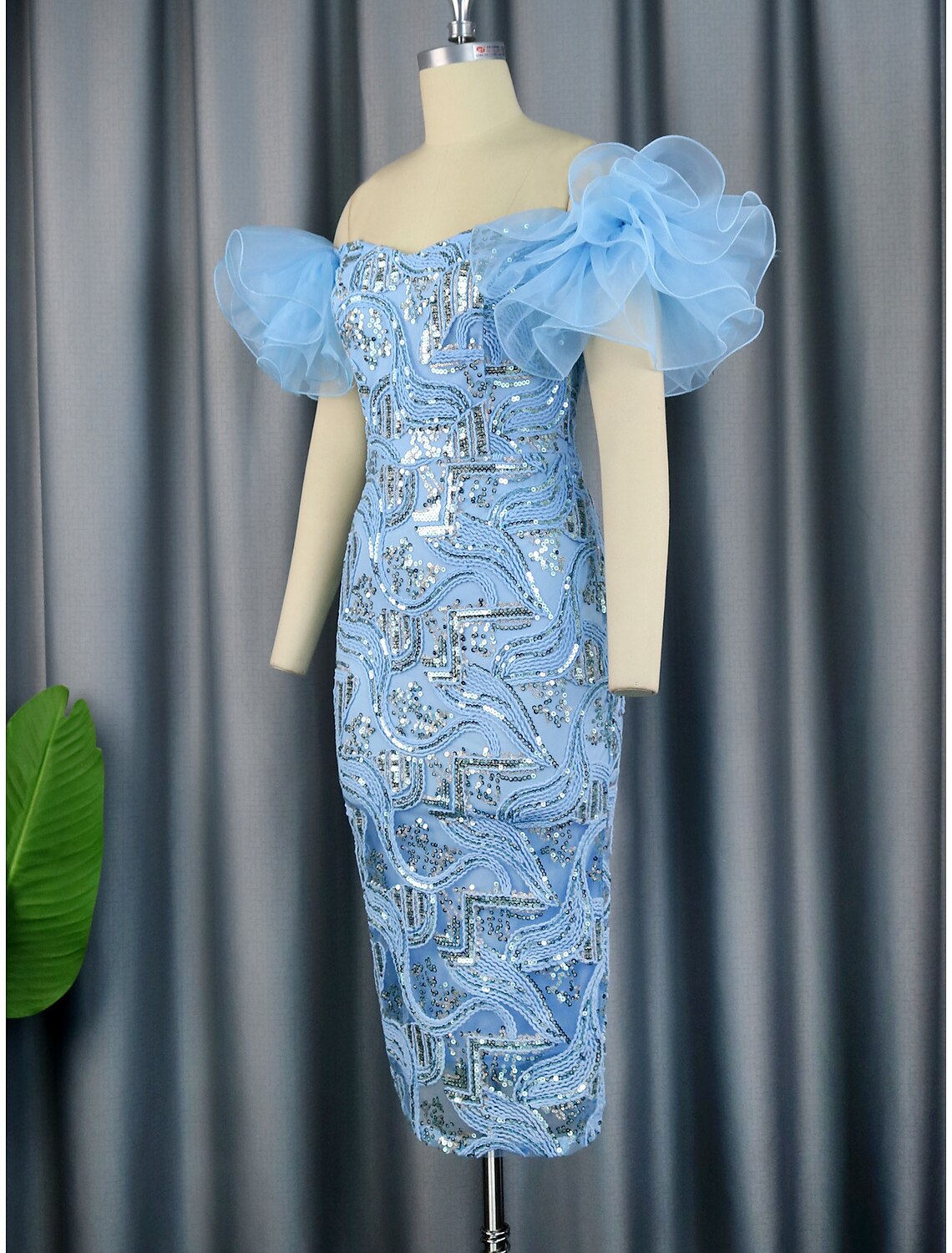 Wholesale Sheath / Column Party Dresses Floral Dress Cocktail Party Wedding Party Tea Length Sleeveless Off Shoulder Sequined with Sequin