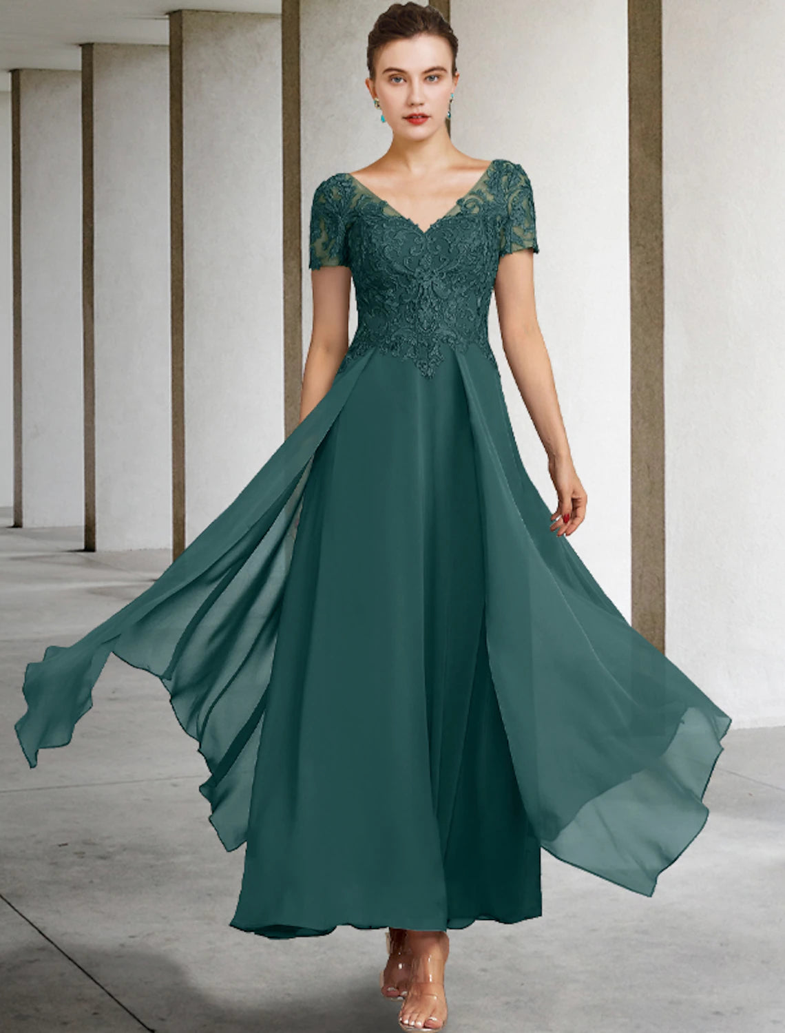 Wholesale  A-Line Mother of the Bride Dress Plus Size Elegant V Neck Ankle Length Chiffon Lace Short Sleeve with Appliques