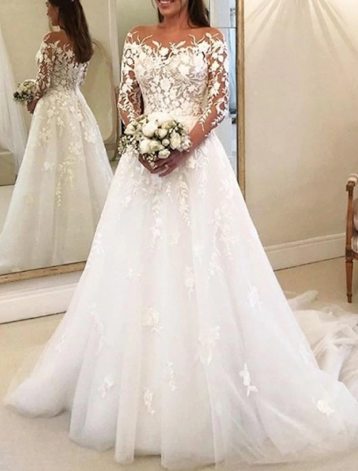 Wholesale Vintage Formal Wedding Dresses Ball Gown Off Shoulder Long Sleeve Chapel Train Lace Bridal Gowns With Buttons Appliques