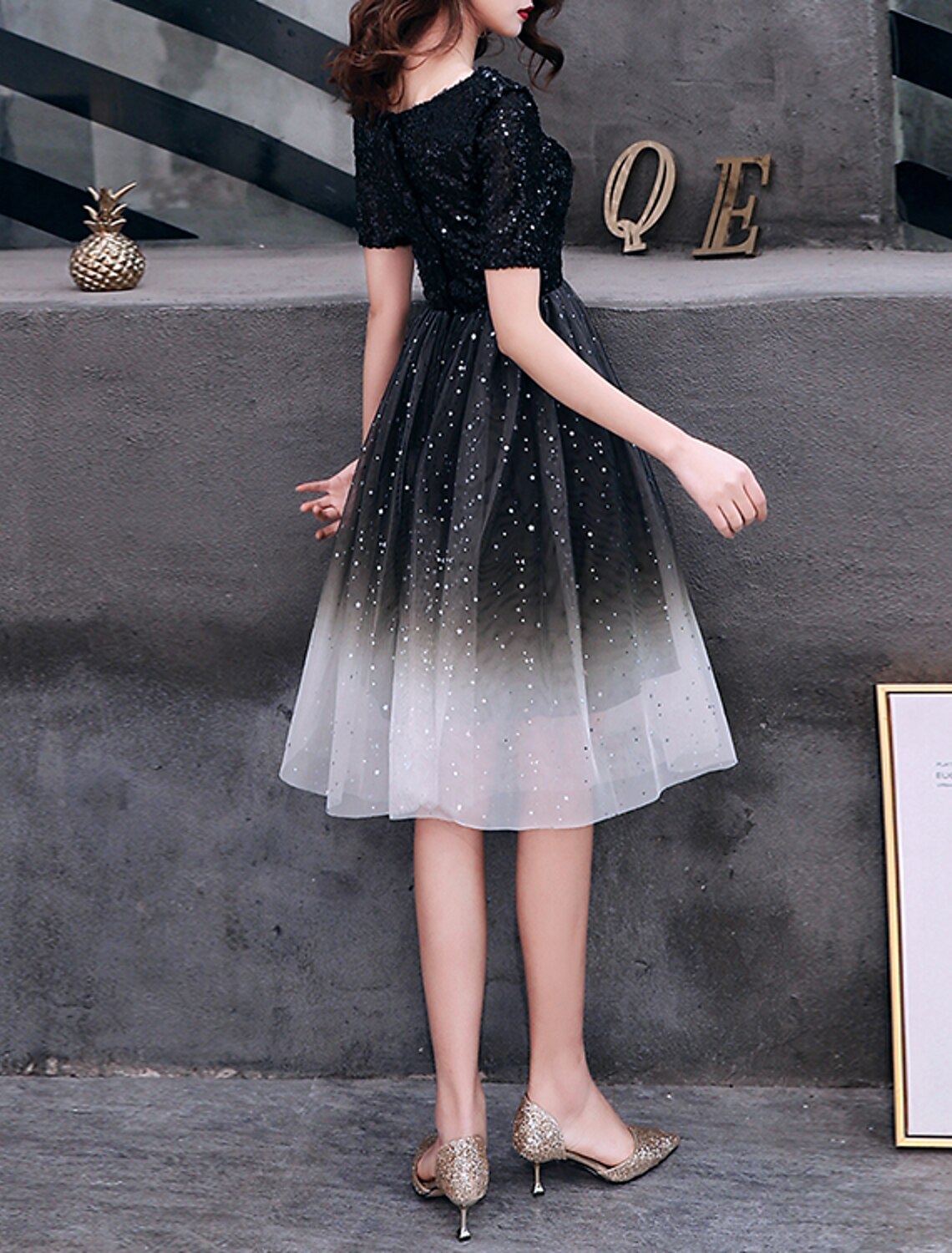 Wholesale A-Line Cocktail Dresses Sparkle Dress Party Wear Cocktail Party Knee Length Short Sleeve V Neck Tulle with Pleats Sequin