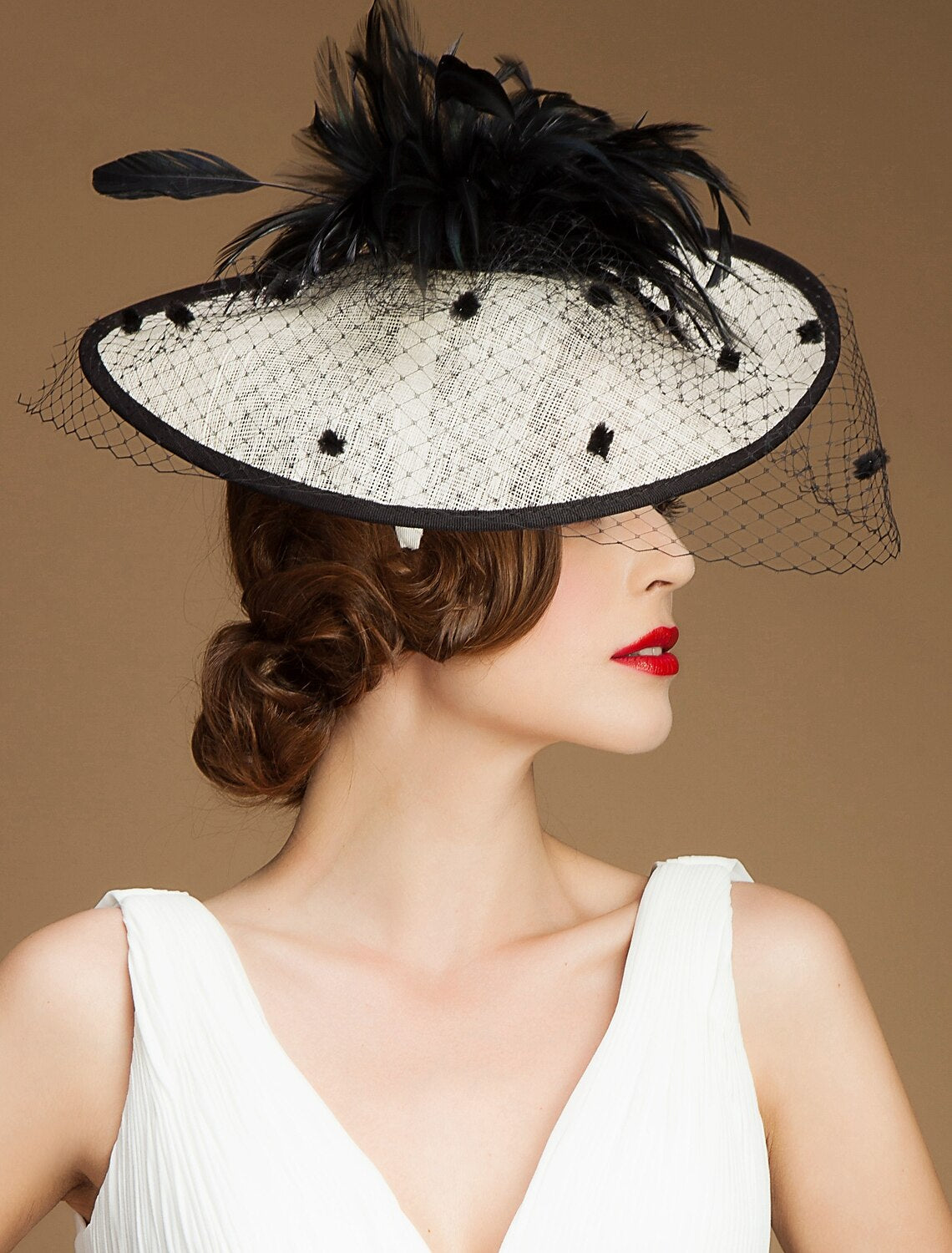 Wholesale Headbands Fascinators Kentucky Derby Hat 100% Linen Bucket Hat Saucer Hat Special Occasion Party / Evening Cocktail Royal Astcot With Feather Headpiece Headwear