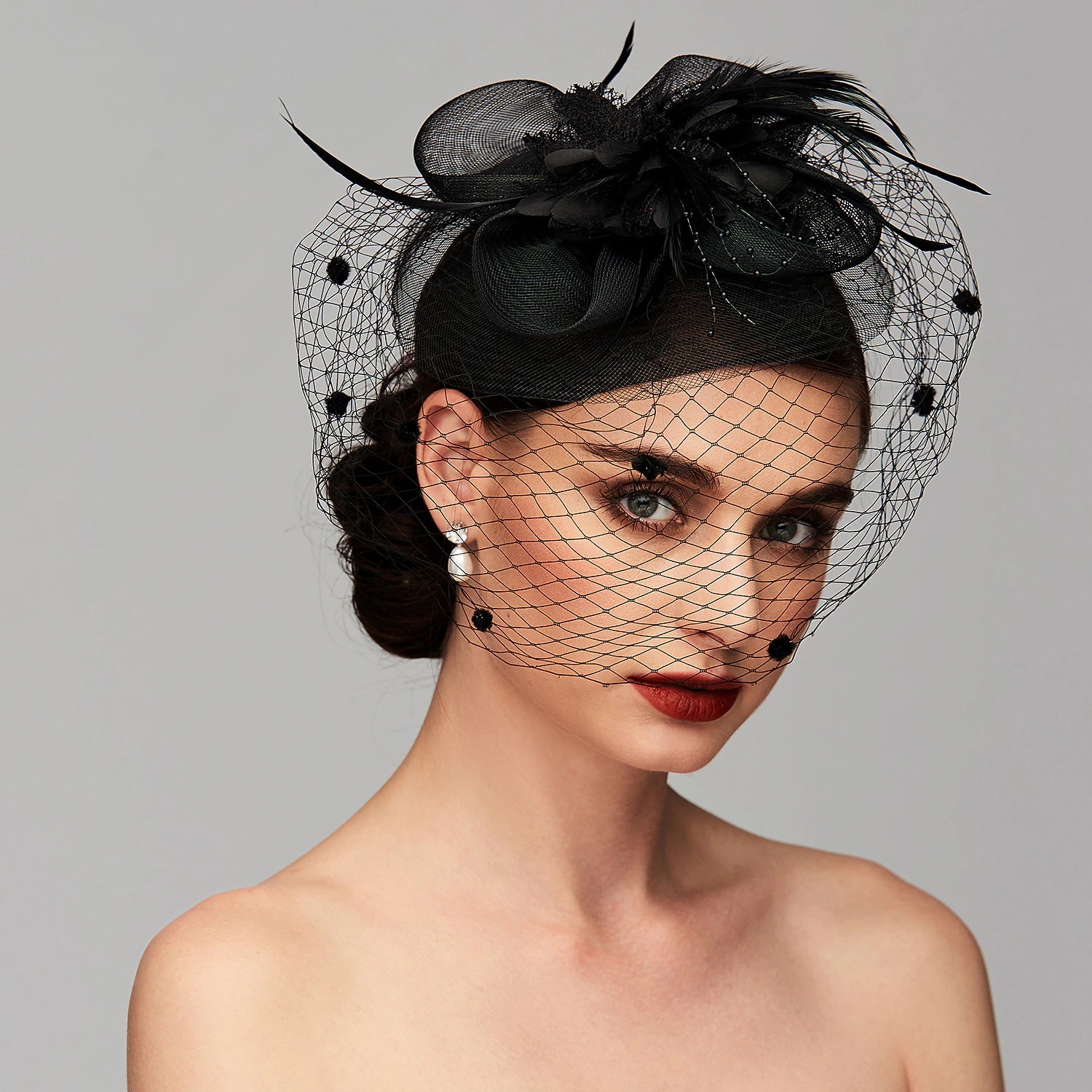Wholesale Elegant Fascinators Hats Linen Net Mesh Headpiece Kentucky Derby Hat with Clip Headband Feather Floral Flower Mesh Net Wedding Evening Party Horse Race Ladies Day Headpiece Headwear