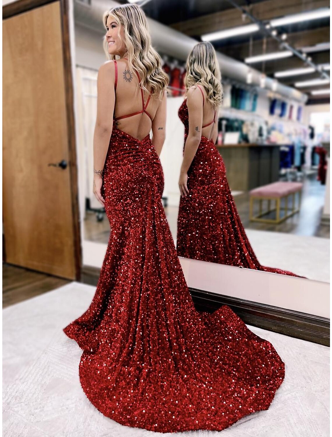 Wholesale  Mermaid / Trumpet Prom Dresses Sparkle & Shine Dress Formal Wedding Party Court Train Sleeveless V Neck Sequined Backless with Sequin
