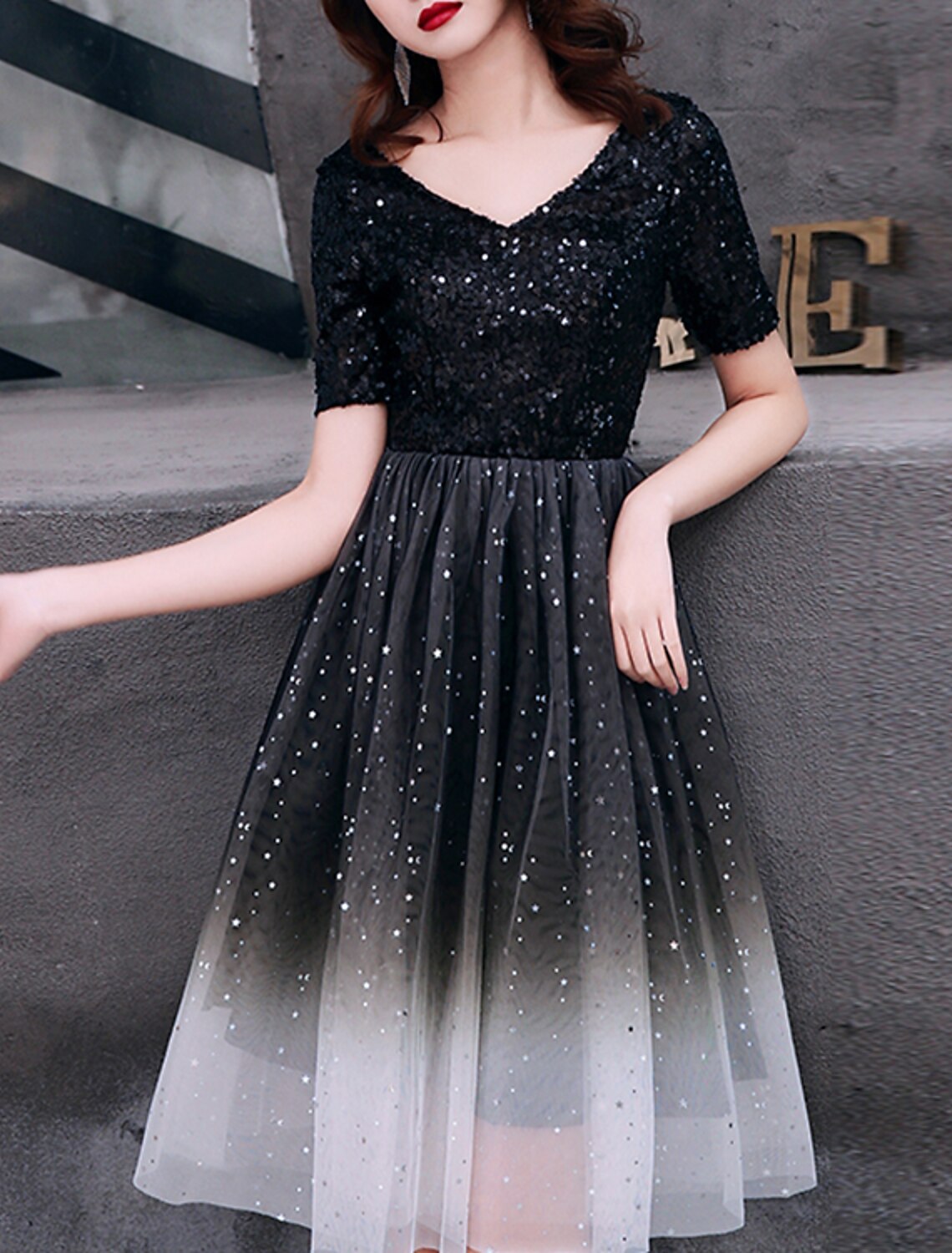 Wholesale A-Line Cocktail Dresses Sparkle Dress Party Wear Cocktail Party Knee Length Short Sleeve V Neck Tulle with Pleats Sequin