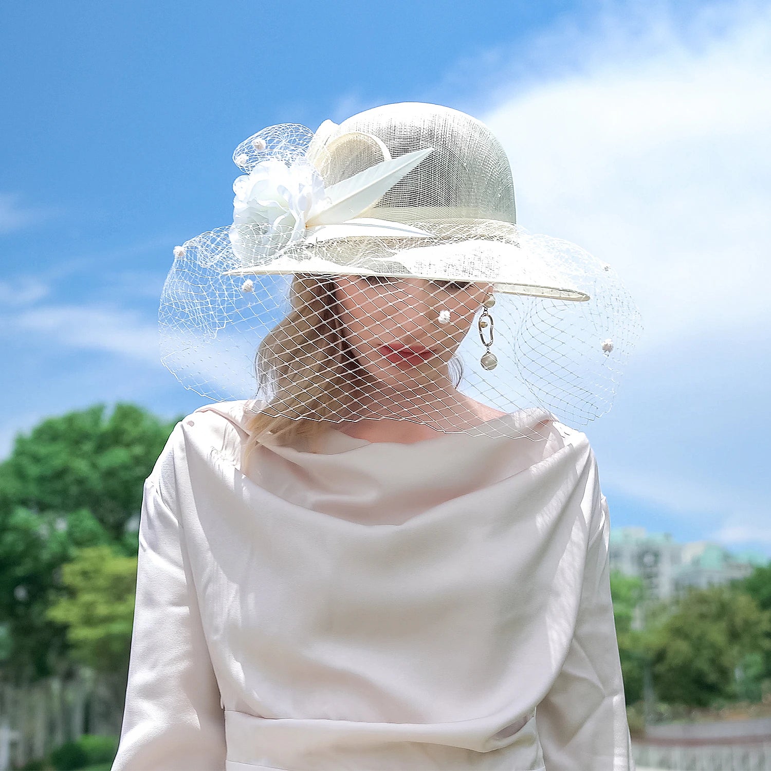 Wholesale Artistic / Retro Elegant Sinamay / Abaca Fascinators / Hats with Feather / Flower / Tulle 1PC Fall Wedding / Party / Evening / Melbourne Cup Headpiece