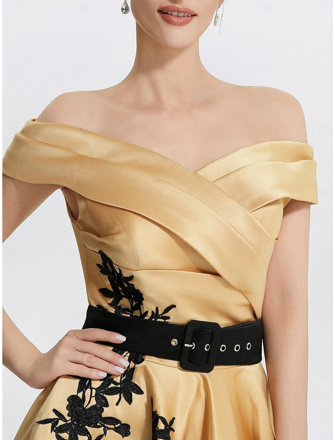 Wholesale A-Line Cocktail Dresses Elegant Dress Formal Prom Tea Length Sleeveless Off Shoulder Satin with Appliques