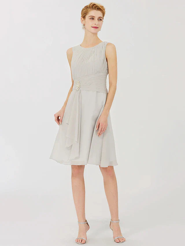 Wholesale Sheath / Column Mother of the Bride Dress Formal Classic & Timeless Elegant & Luxurious Convertible Dress Jewel Neck Knee Length Chiffon 3/4 Length Sleeve with Criss Cross Crystal Brooch