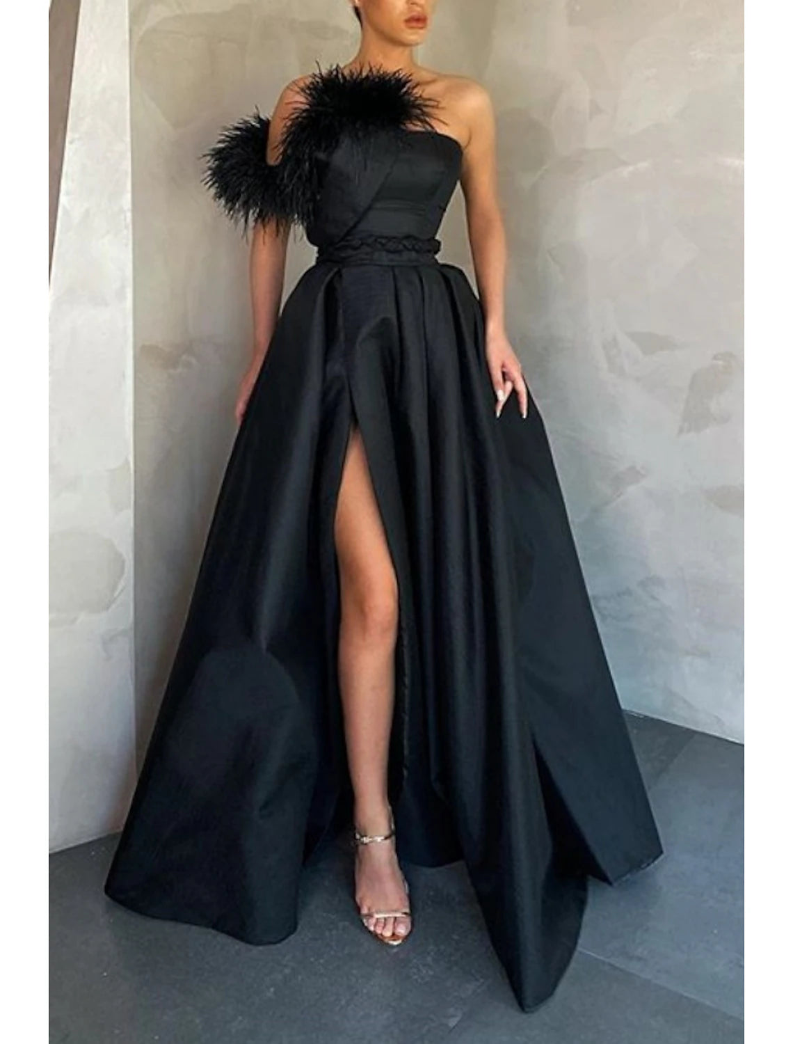 Wholesale Sheath / Column Evening Gown Party Dress Wedding Guest Black Tie Gala Floor Length Sleeveless Strapless Satin with Feather Slit